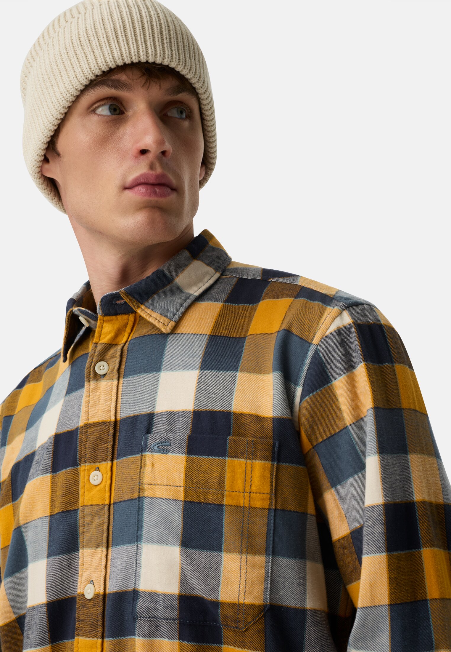 Herren fleXXXactive® Langarmhemd aus leichtem Flanell Gelb getragen detailliert nah
