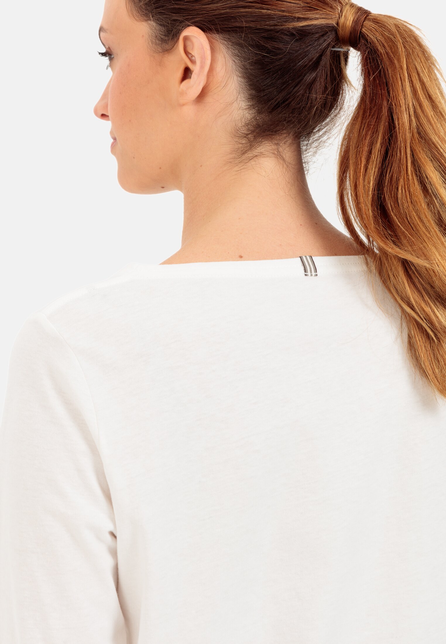 Women Long-sleeved shirt made from organic cotton Offwhite worn detail close