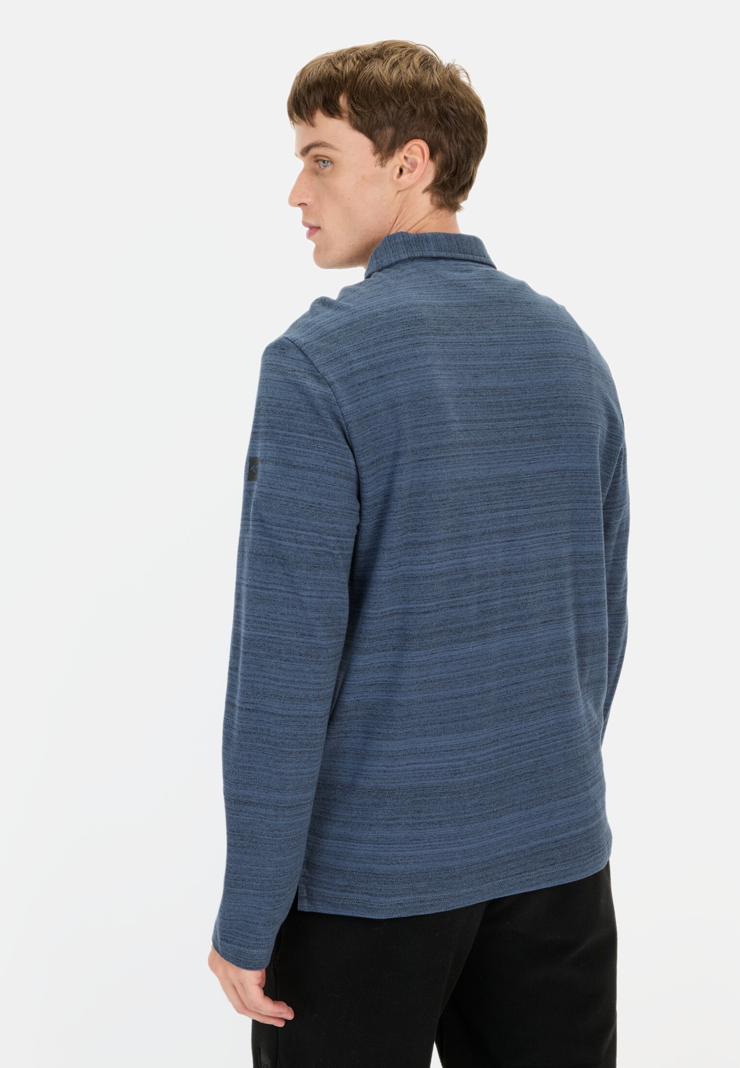 Herren Langarm Poloshirt mit Cooling Effekt Blau getragen hinten