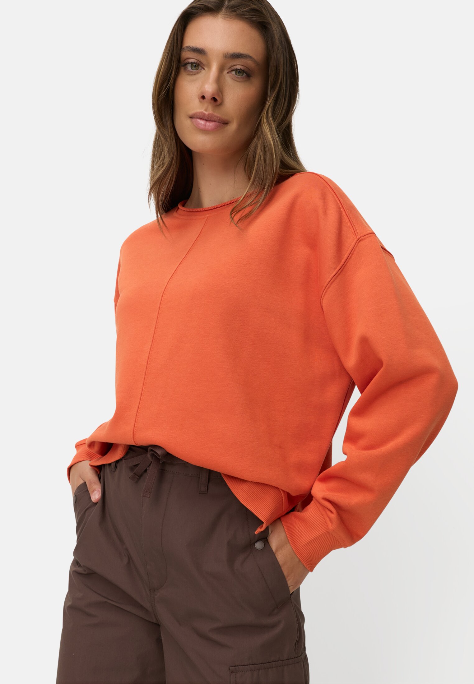 Damen Sweatshirt aus Baumwollgemisch Orange getragen emotional