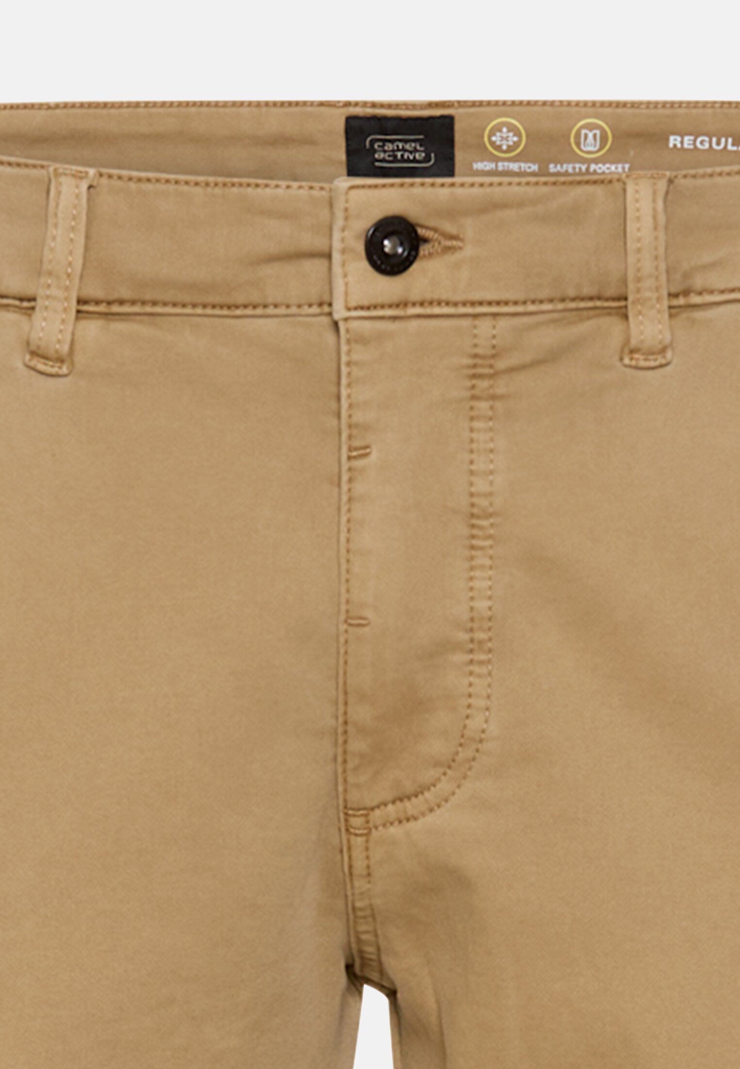 Herren Chino Regular Fit aus Baumwolle mit Stretchanteil Beige vorne nah