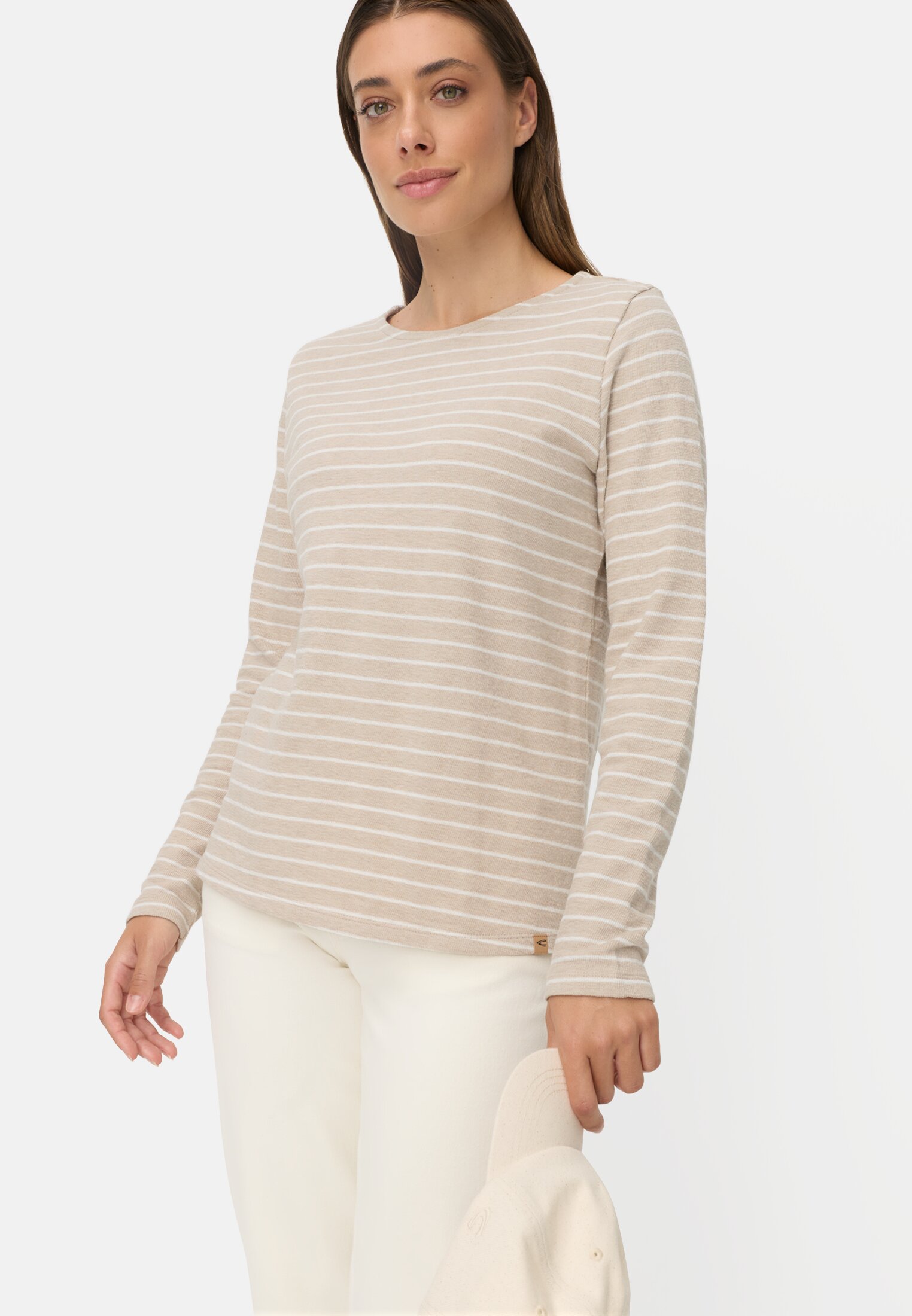 Damen Jerseyshirt aus 100% Baumwolle Beige getragen emotional