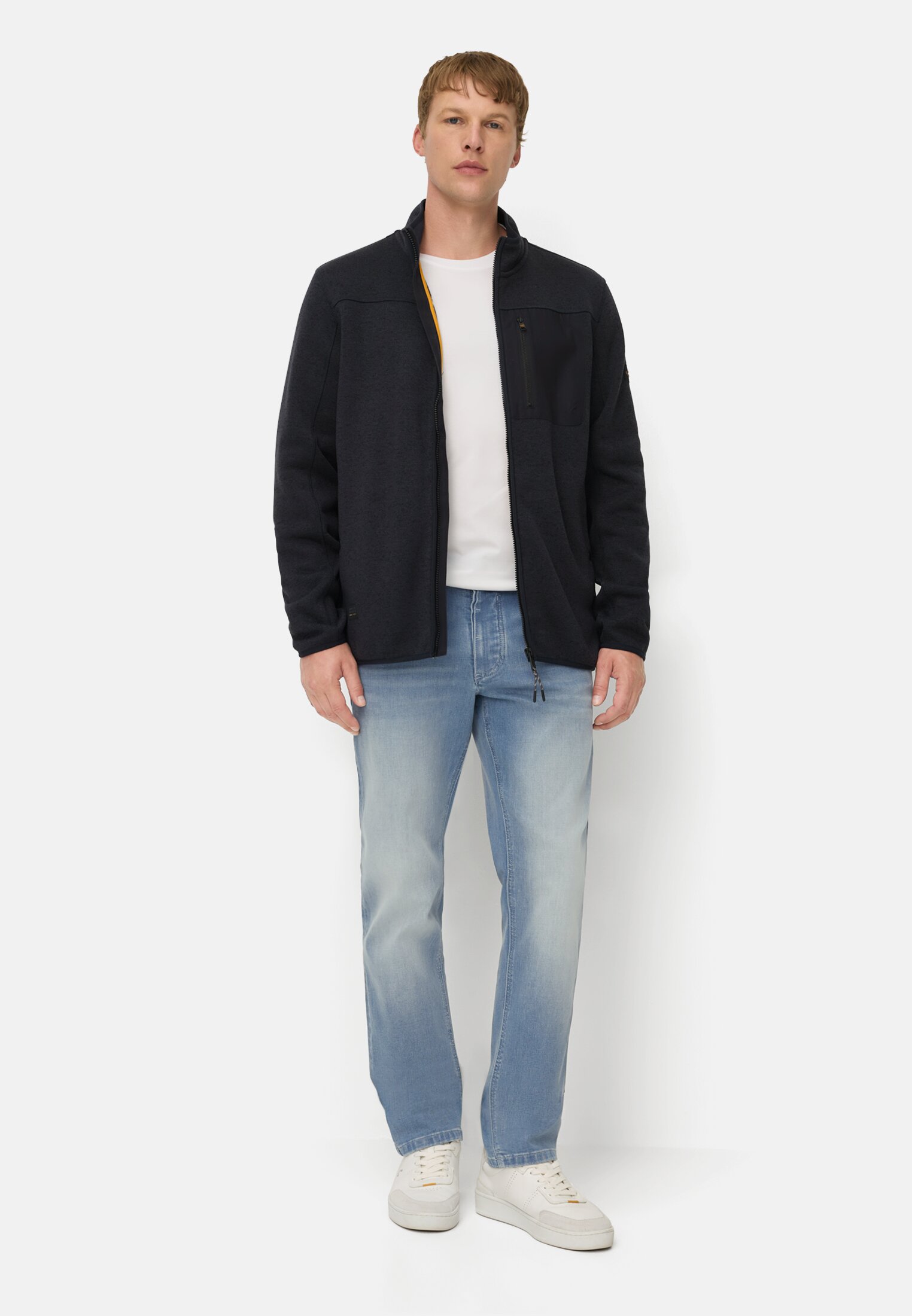 Heren fleXXXactive© Regular fit jeans in 5-pocketdesign gedragen voor lichaam compleet