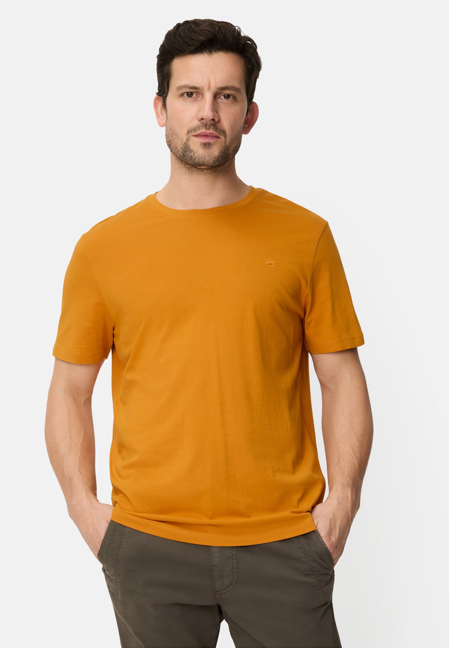 Men T-shirt made of pure cotton Orange worn front