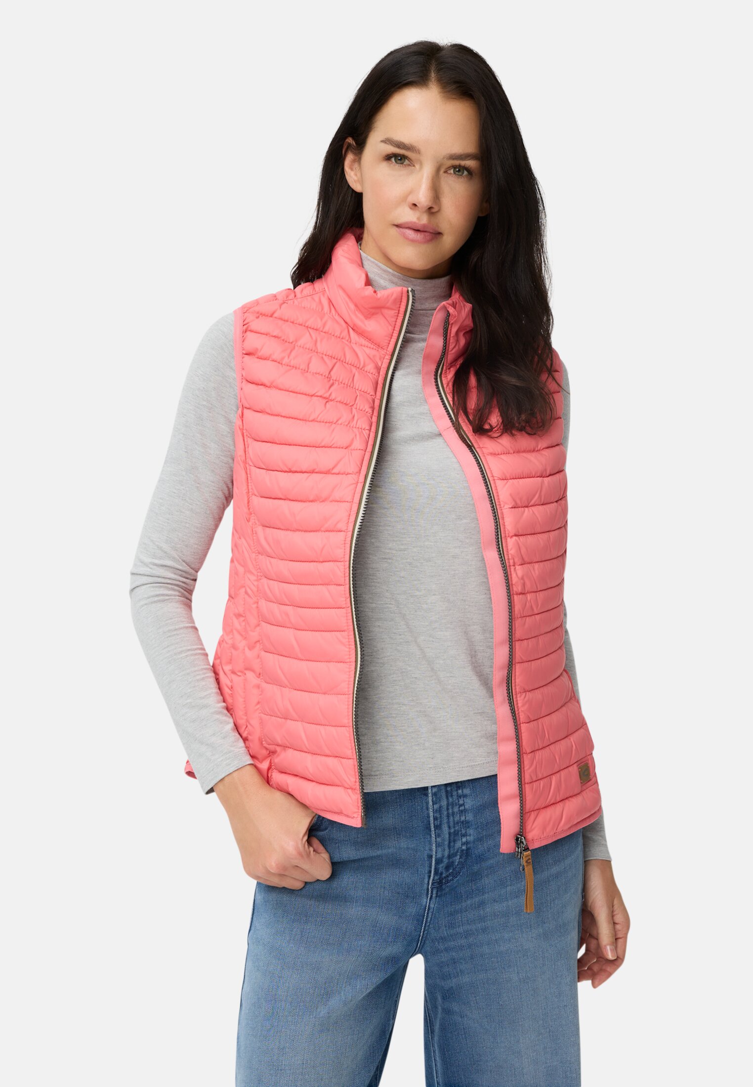 Women Quilted vest with reflective details Pink worn front