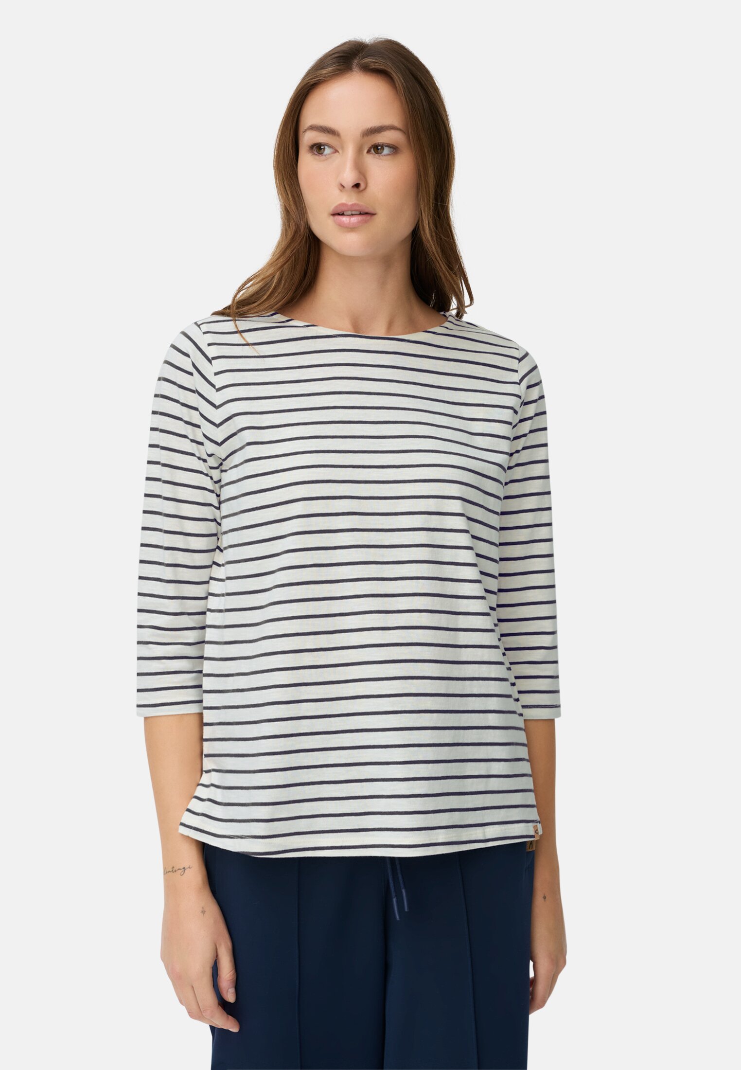 Women 3/4-sleeve T-shirt with side slits Blue and white striped worn front