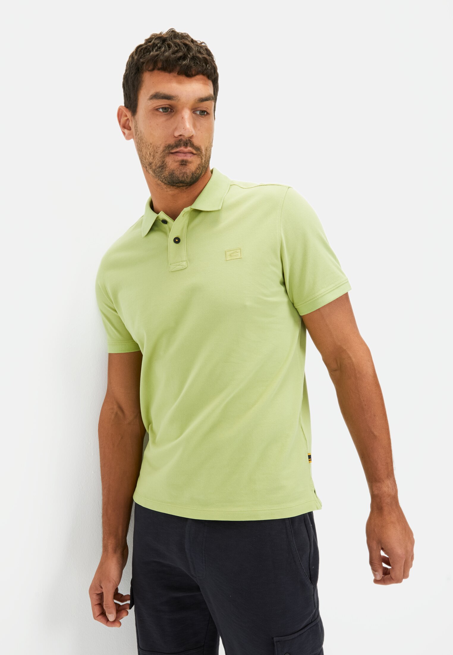 Herren Kurzarm Poloshirt aus Baumwolle Grün getragen vorn