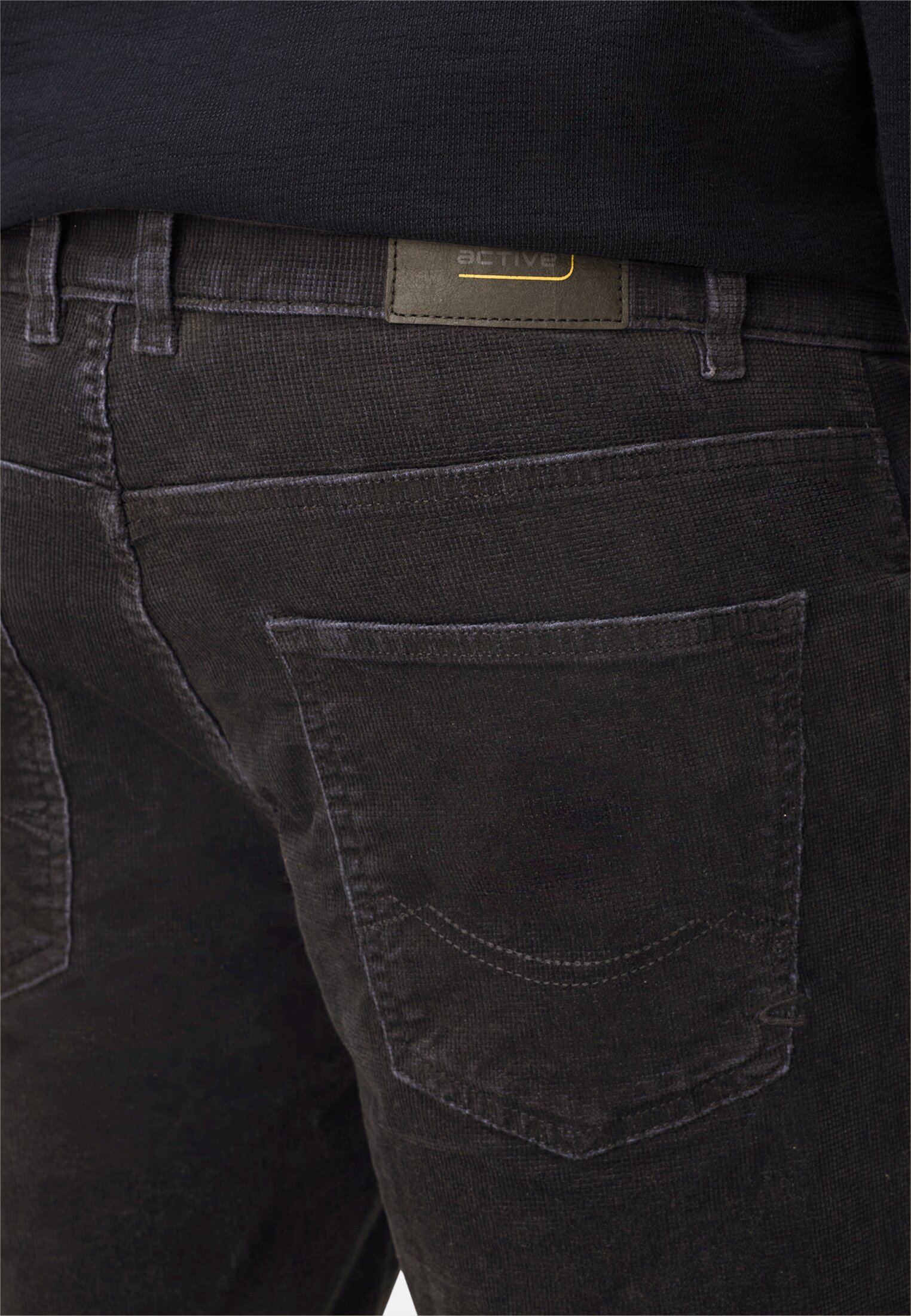 Herren 5-Pkt Regular Fit Hose aus Baumwollmix Navyblau getragen detailliert nah