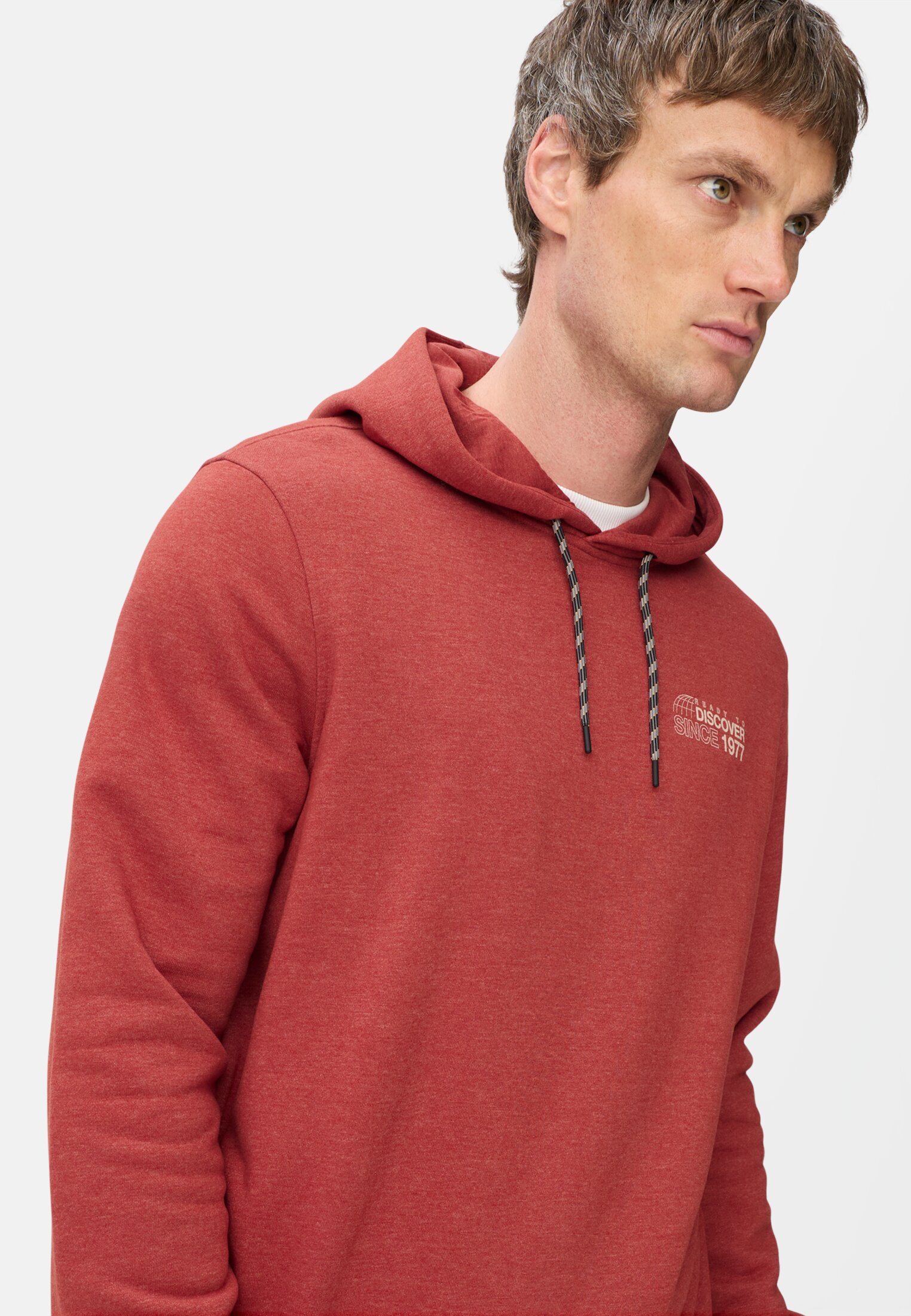 Heren Hoodie met rugprint Terrarot gedragen emotional