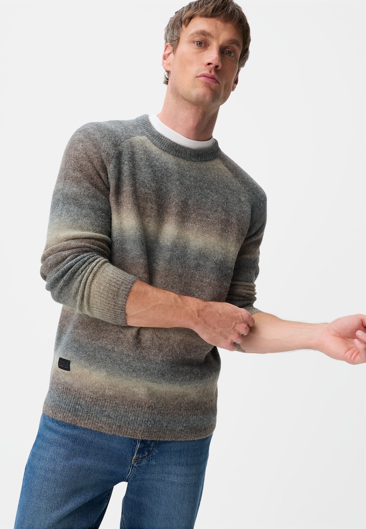 Herren Leichter Pullover mit Raglanärmeln Graugrün getragen emotional