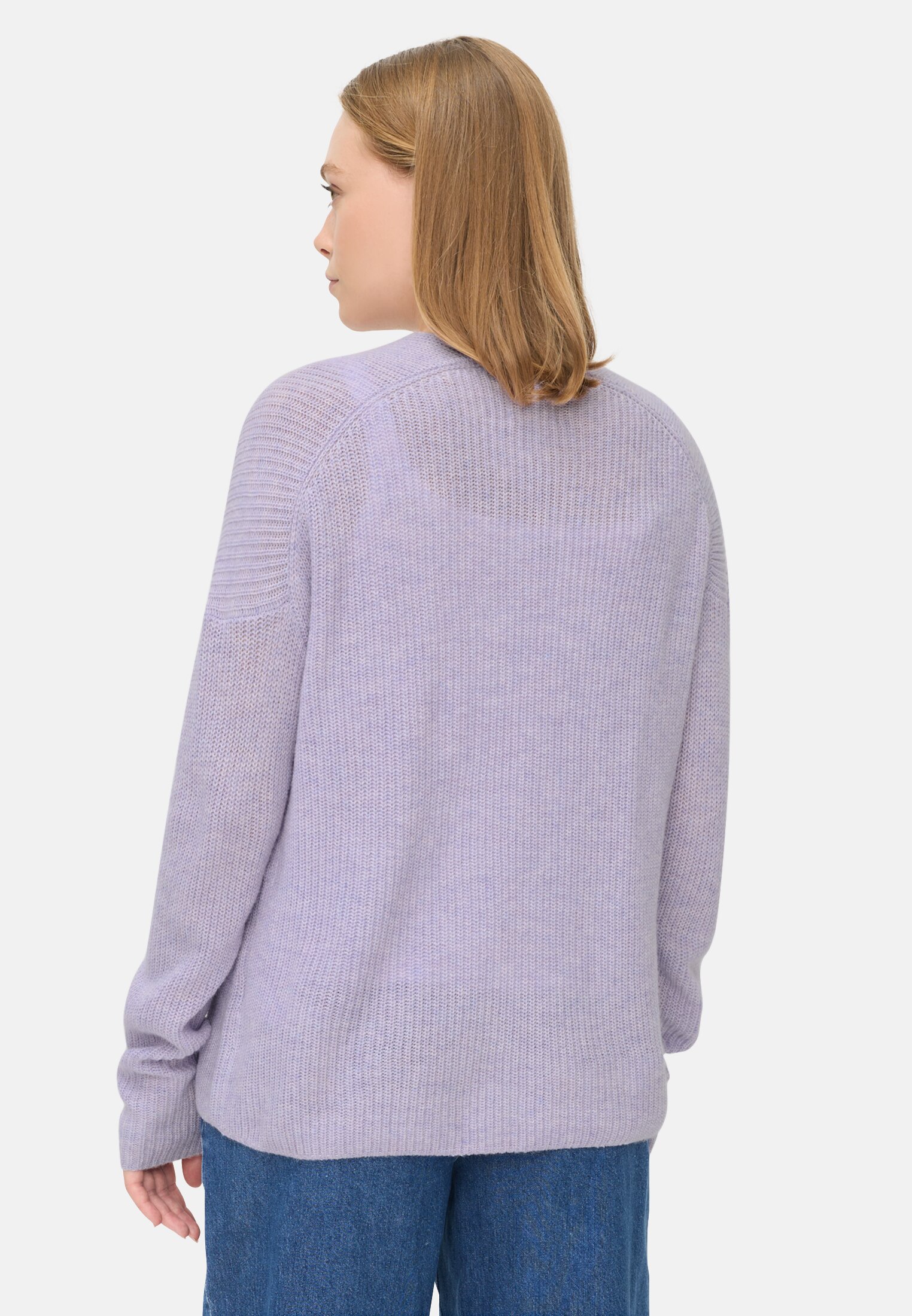 Damen Strickpullover mit V-Ausschnitt Lila getragen hinten
