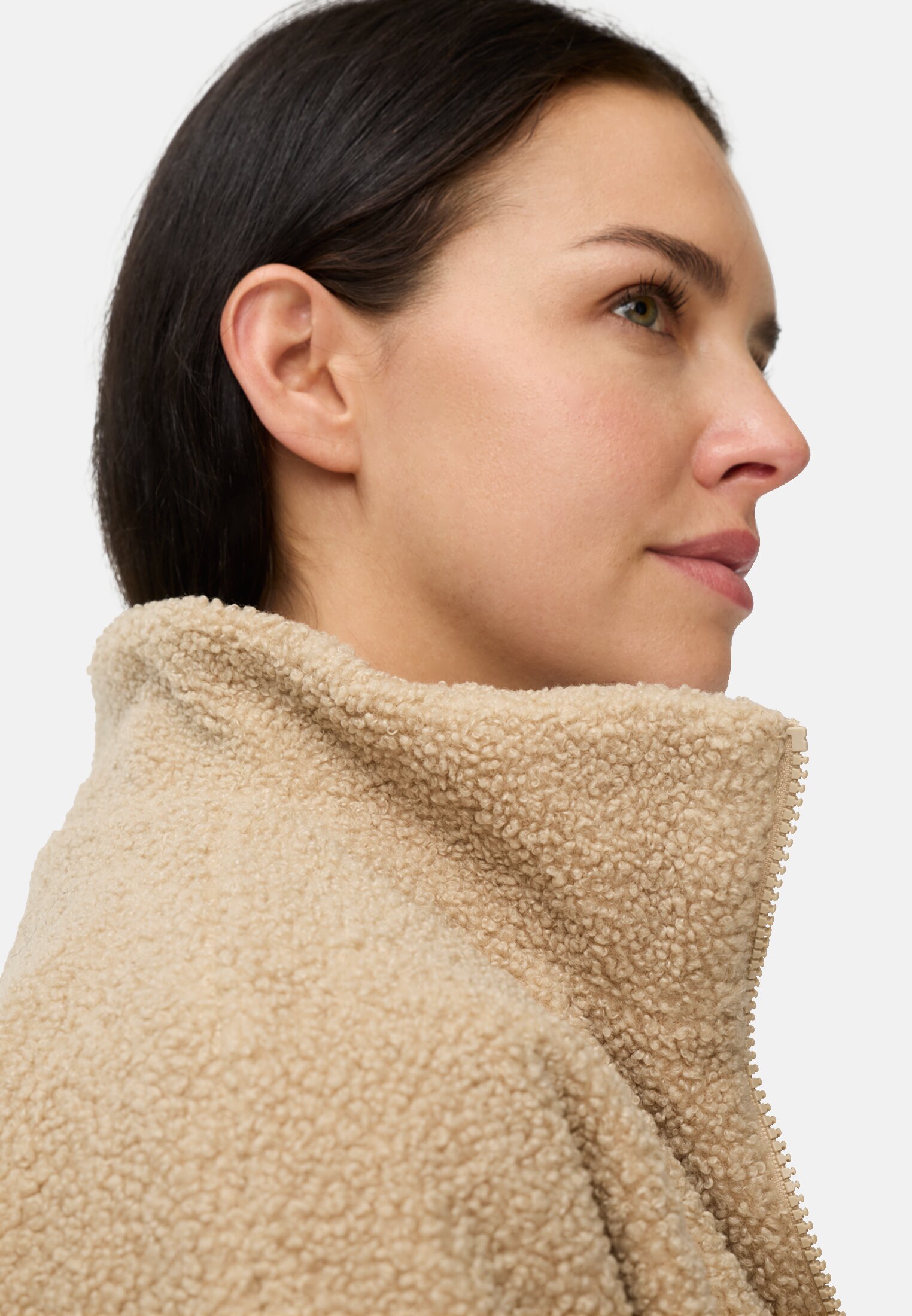 Women Teddy Jacket with stand-up collar and 2-way zipper Cashmere worn detail close