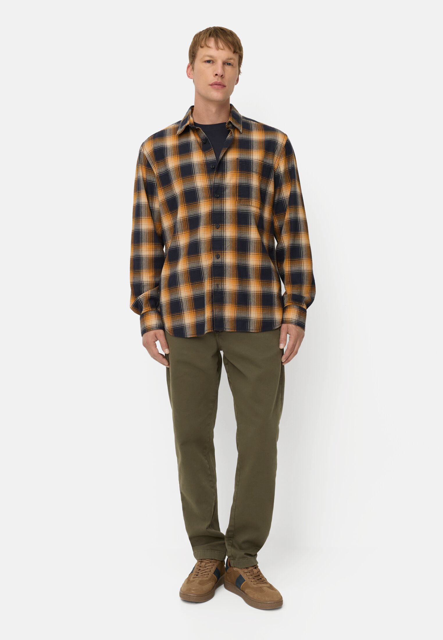 Heren fleXXXactive® Regular Fit Explorer Chino gedragen voor lichaam compleet
