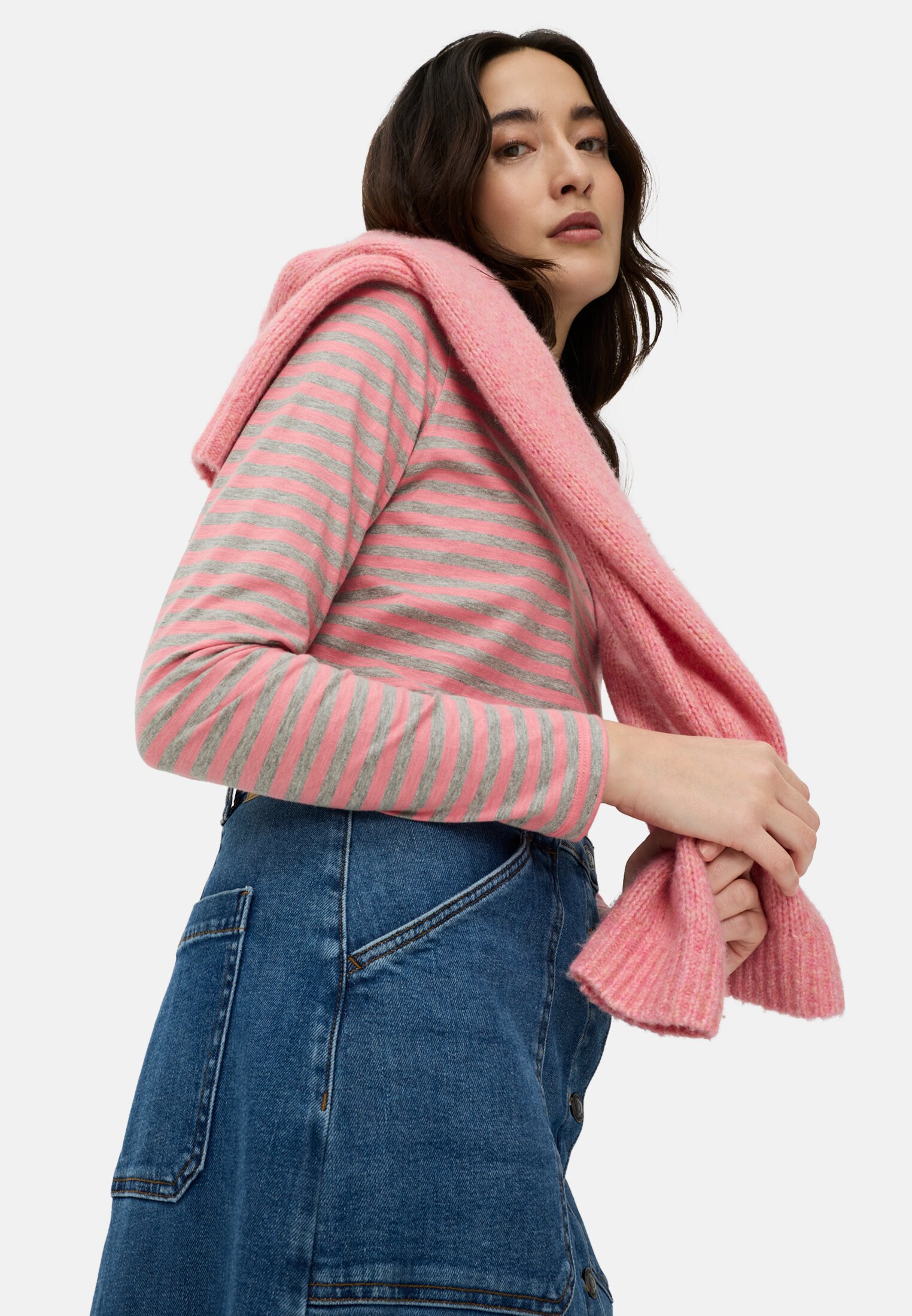 Damen Langarmshirt aus reiner Baumwolle Pink getragen emotional