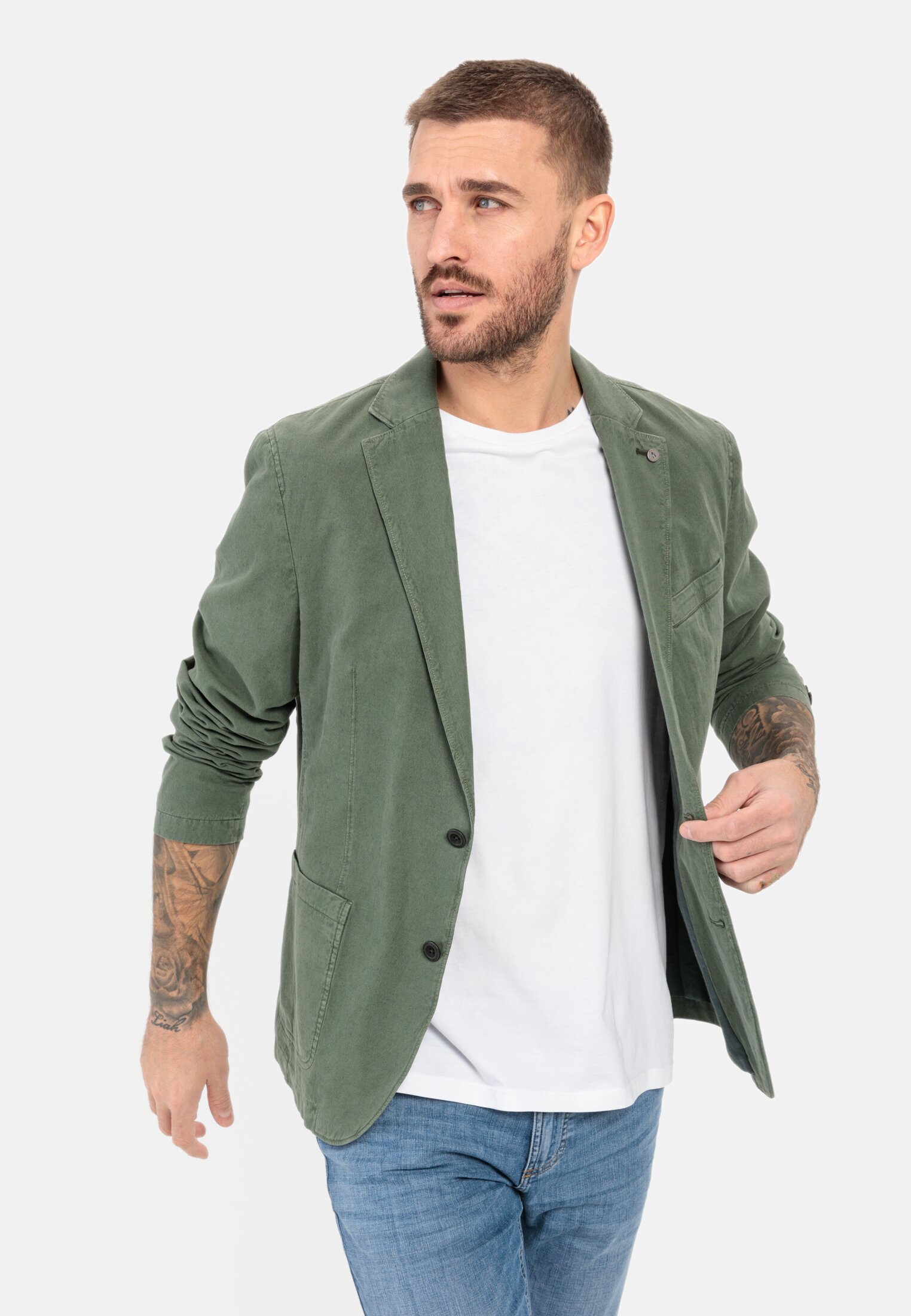Herren Casual Sakko aus Baumwoll-Leinen-Mix Grün getragen emotional