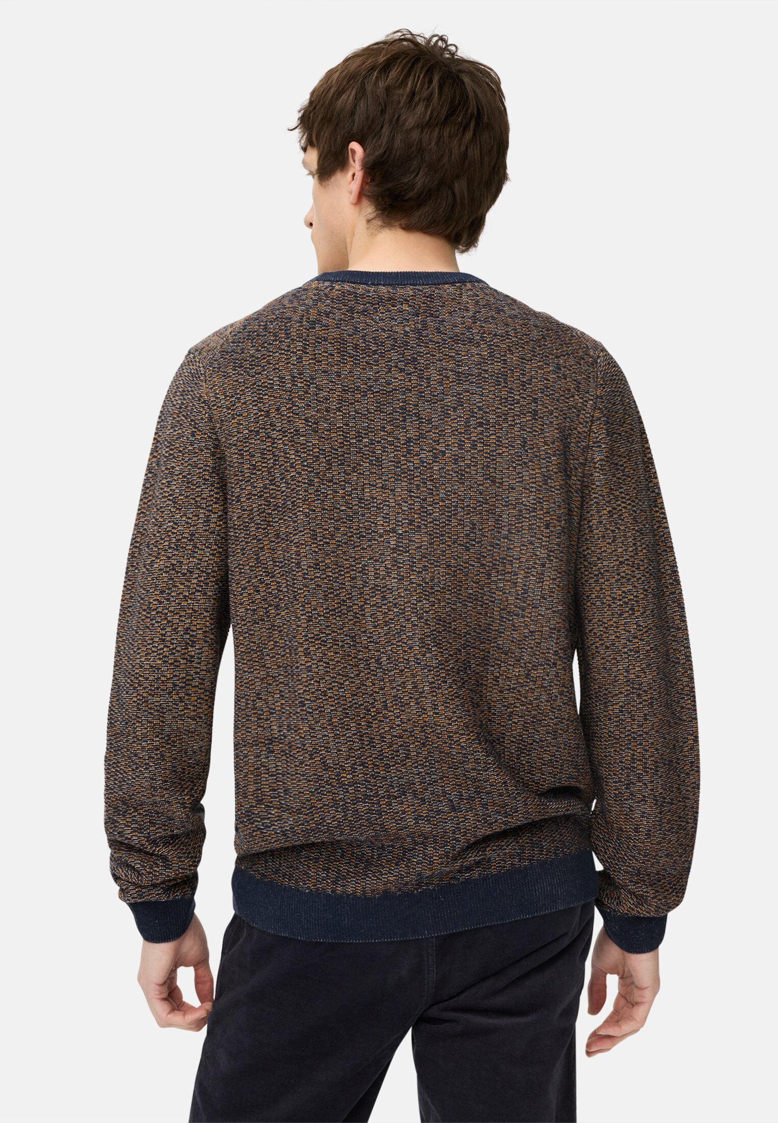 Herren Strickpullover mit Rundhalskragen Gelb getragen hinten