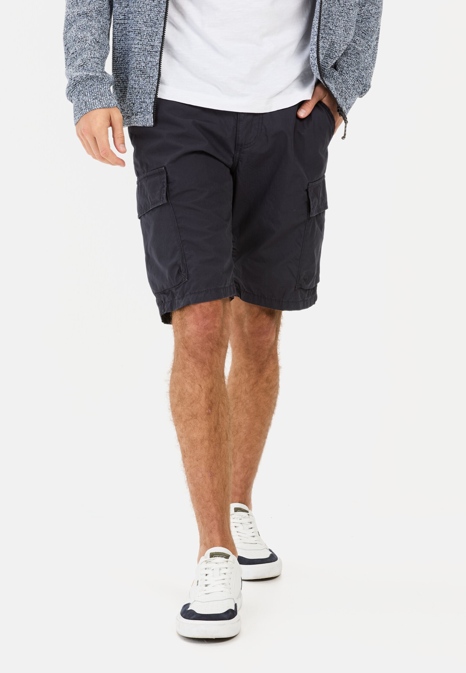 Heren Cargoshort met regular fit Donker Blauw gedragen voor
