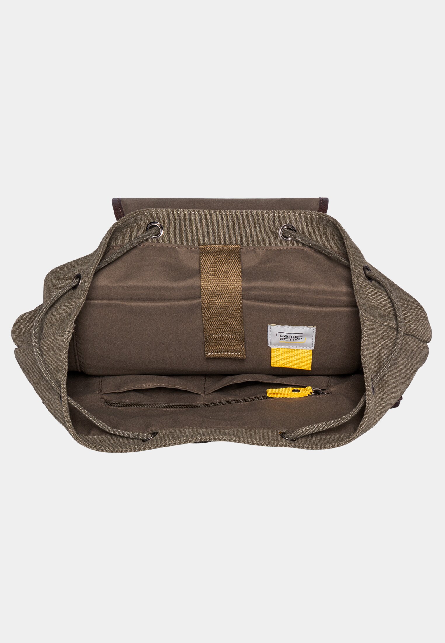 MI_359201-0000-35_3G-00 Men MOUNTAIN backpack made from washed canvas Khaki front close