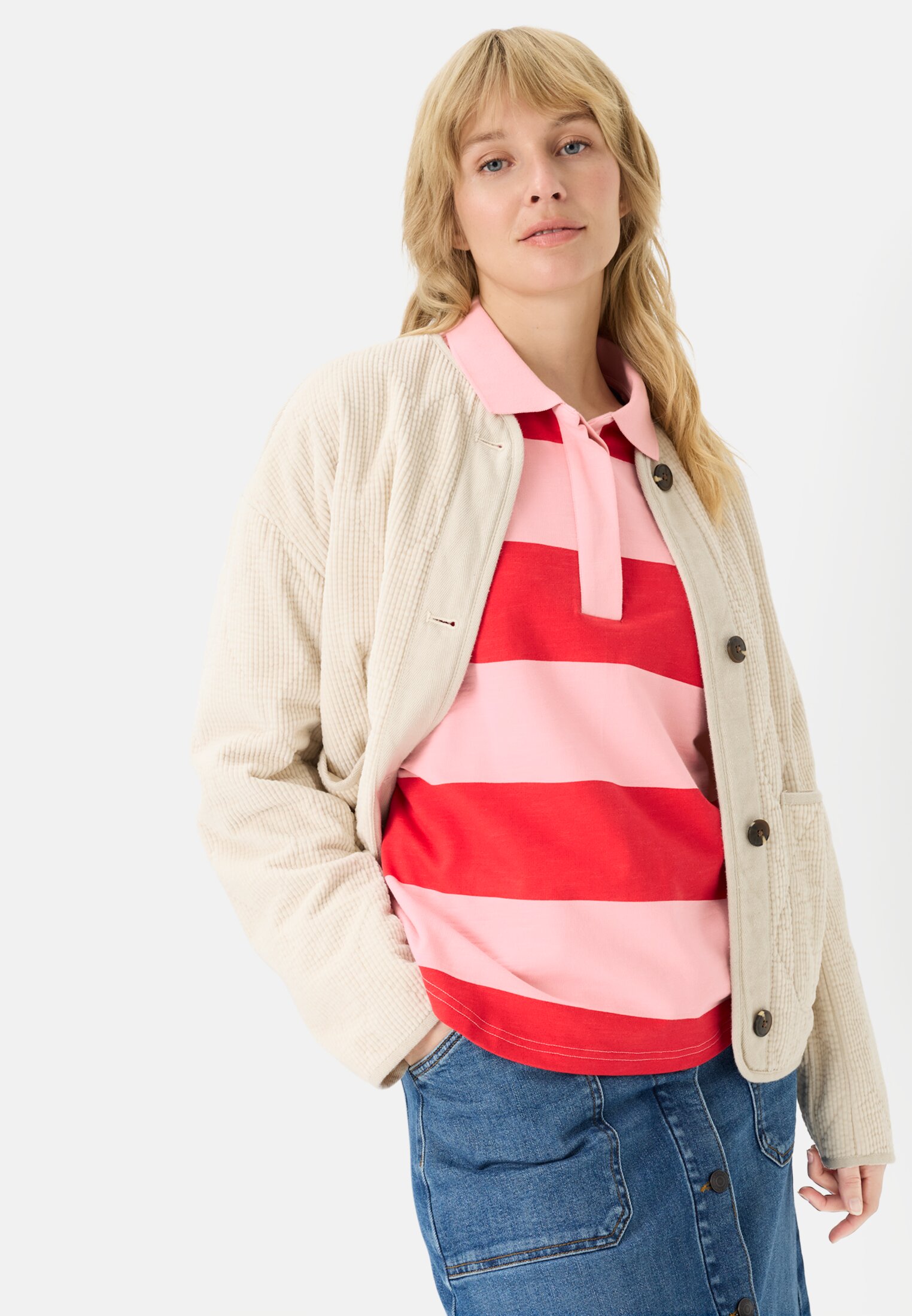 Damen Sweatshirt mit Knopfleiste Pink getragen emotional