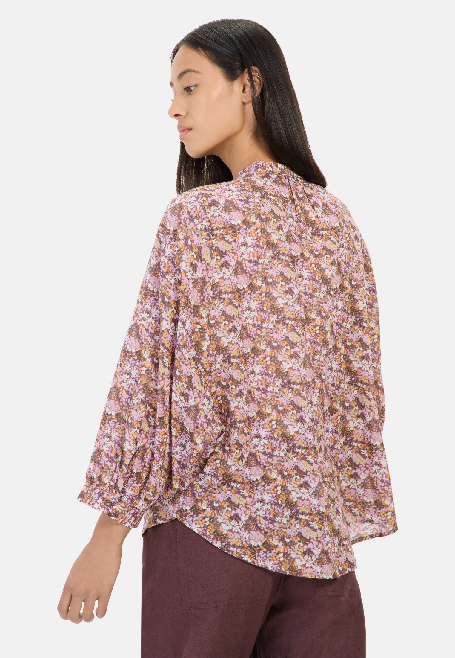 camelactive_Bluse_AOP_309788-5S14-92_M2 Women Blouse with all-over print Pink AOP worn back