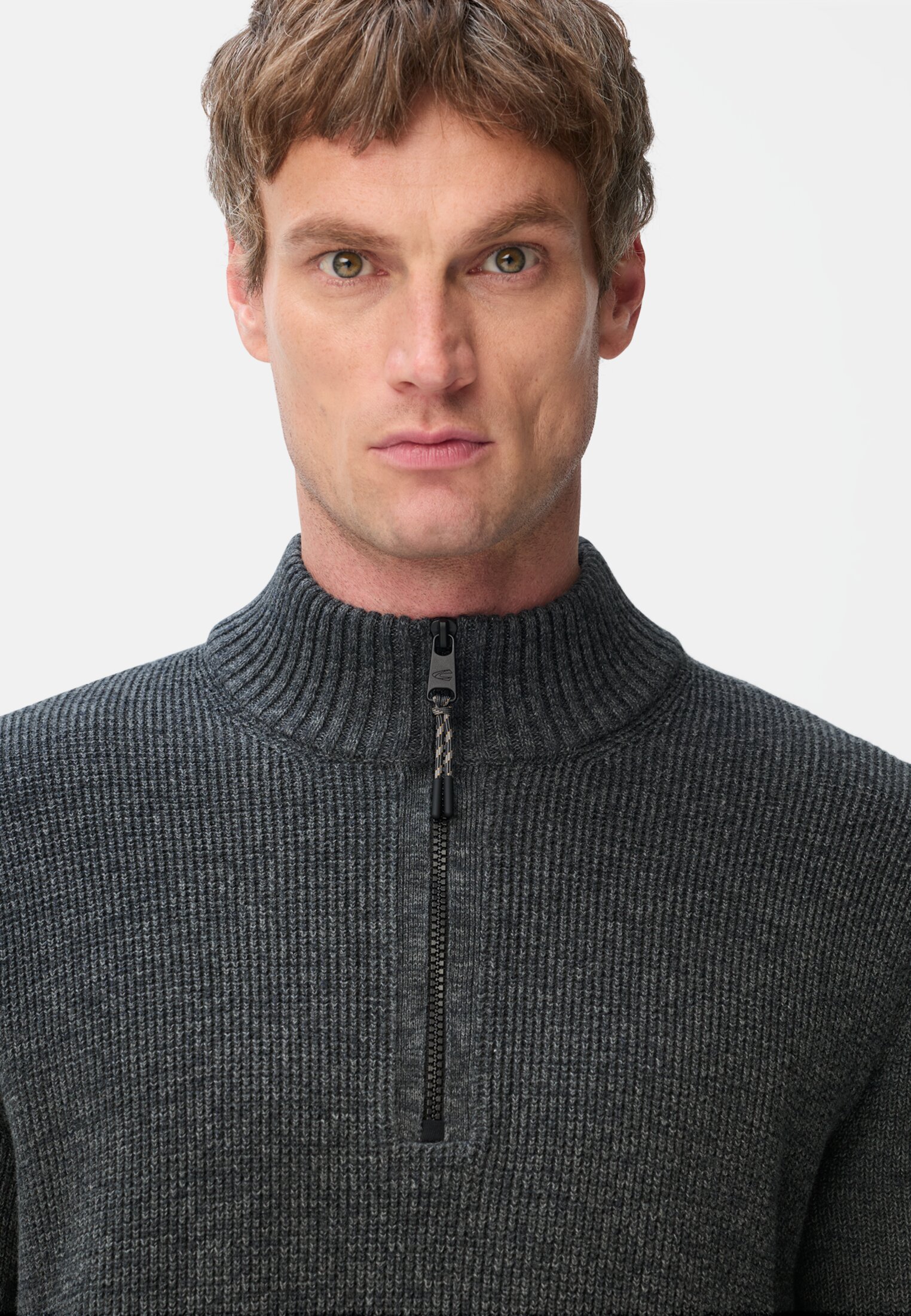 Men Knitted troyer in marled look Graphite Grey worn detail close