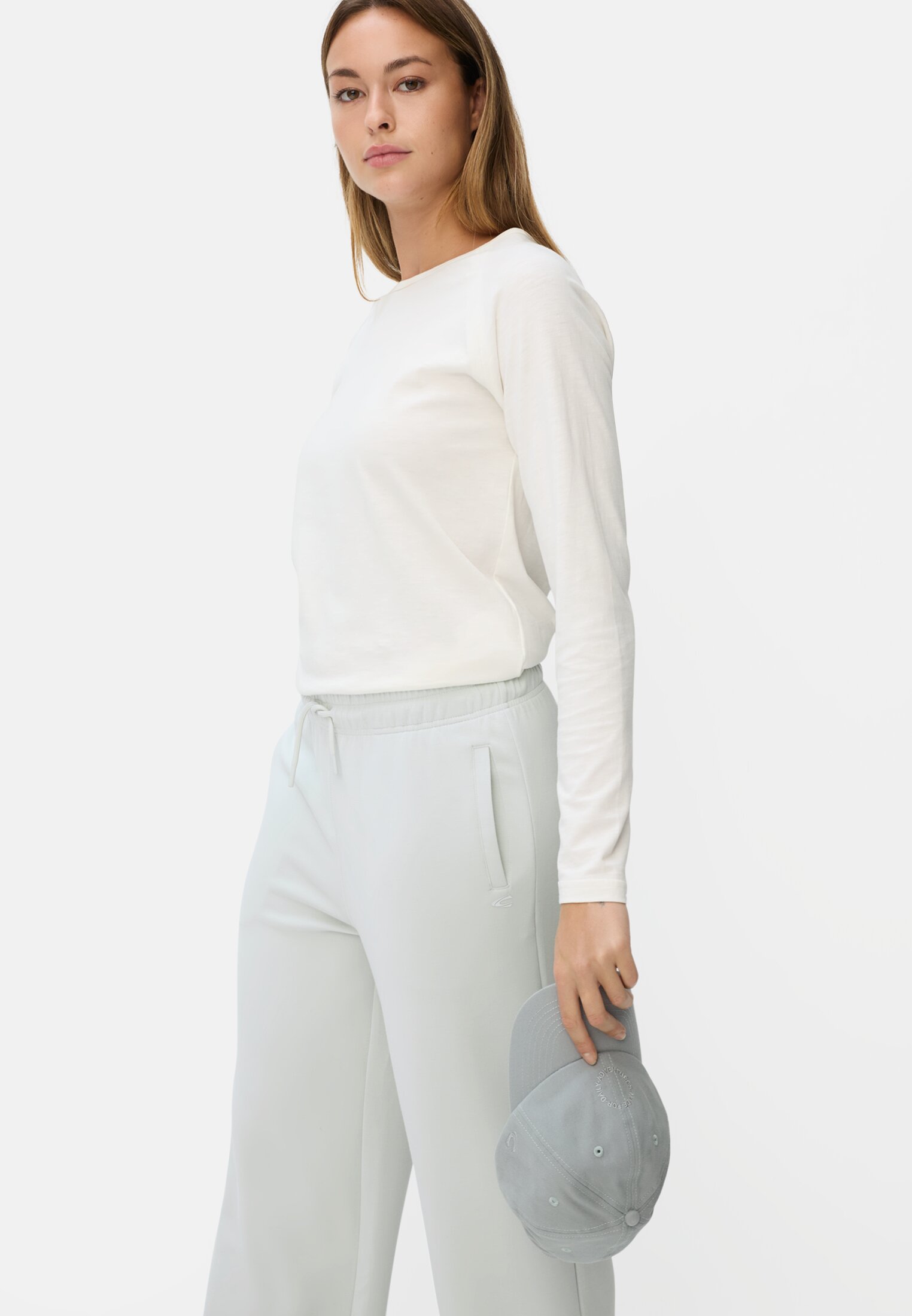 Women Casual trousers with adjustable waistband worn emotional