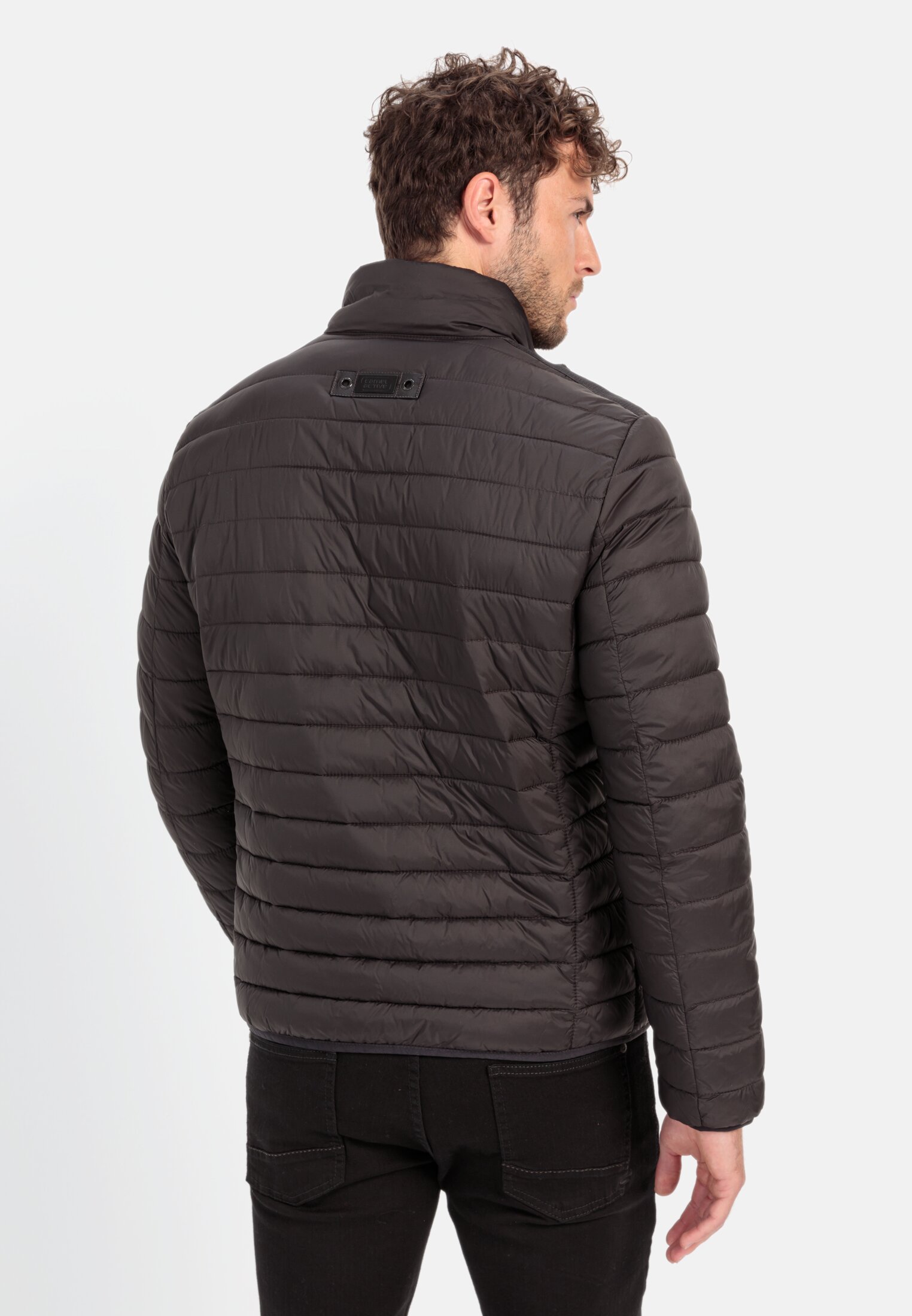 Men Downfree quilted jacket from recycled polyester Black worn back