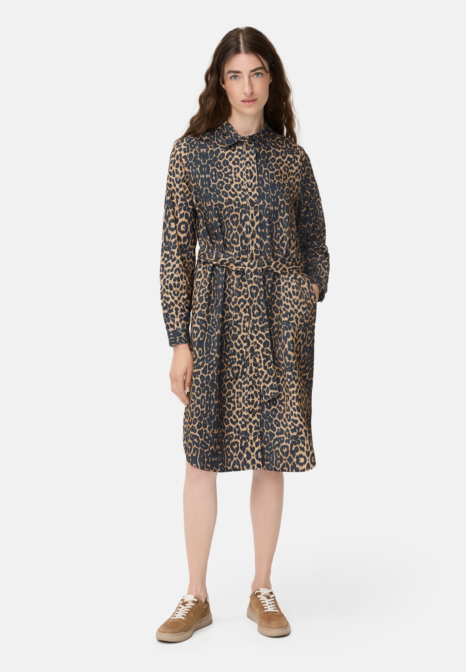 Women Cotton dress with tie belt Leo worn front