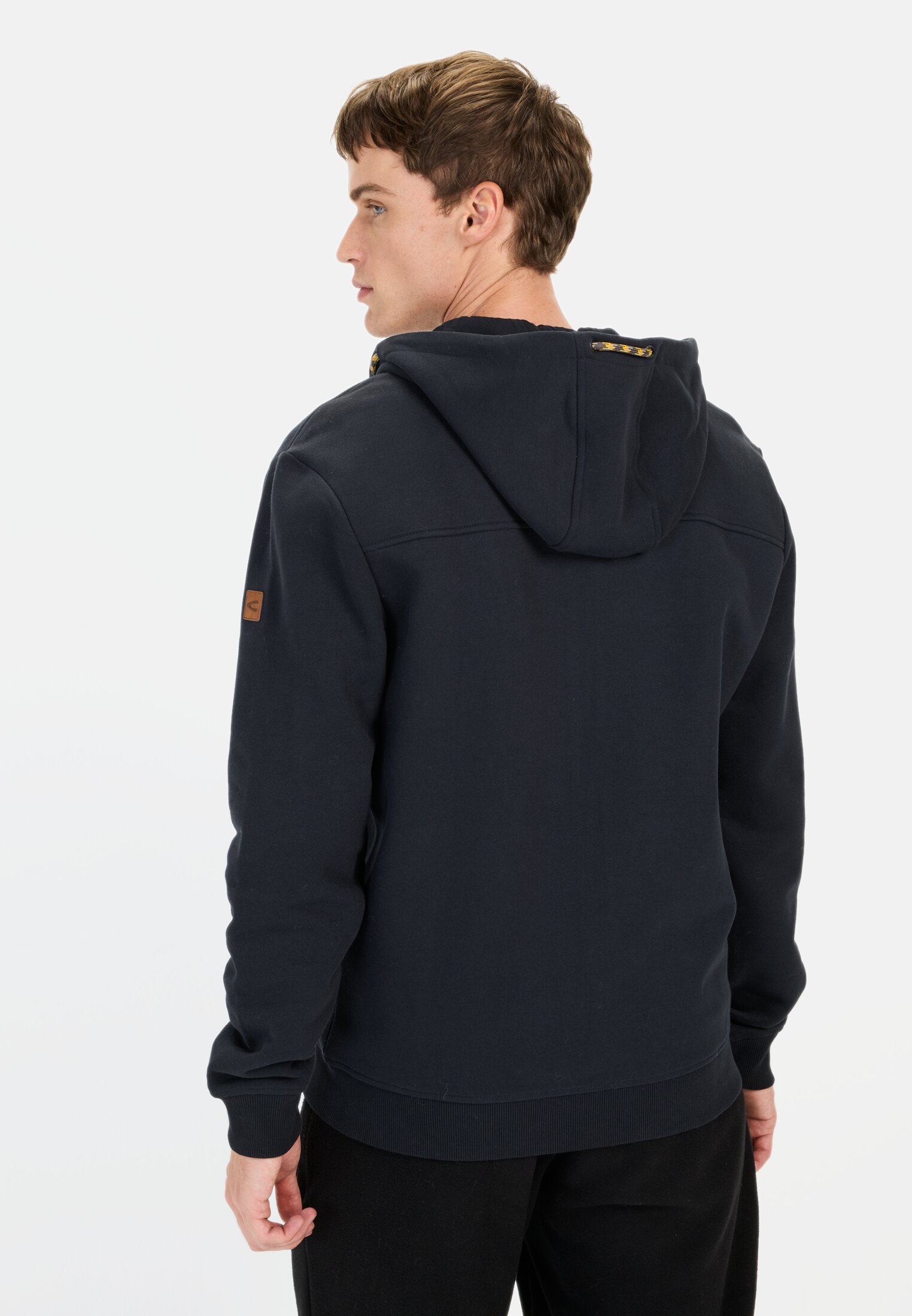 Herren Sweatjacke aus einem Organic Cotton mix Nachtblau getragen hinten