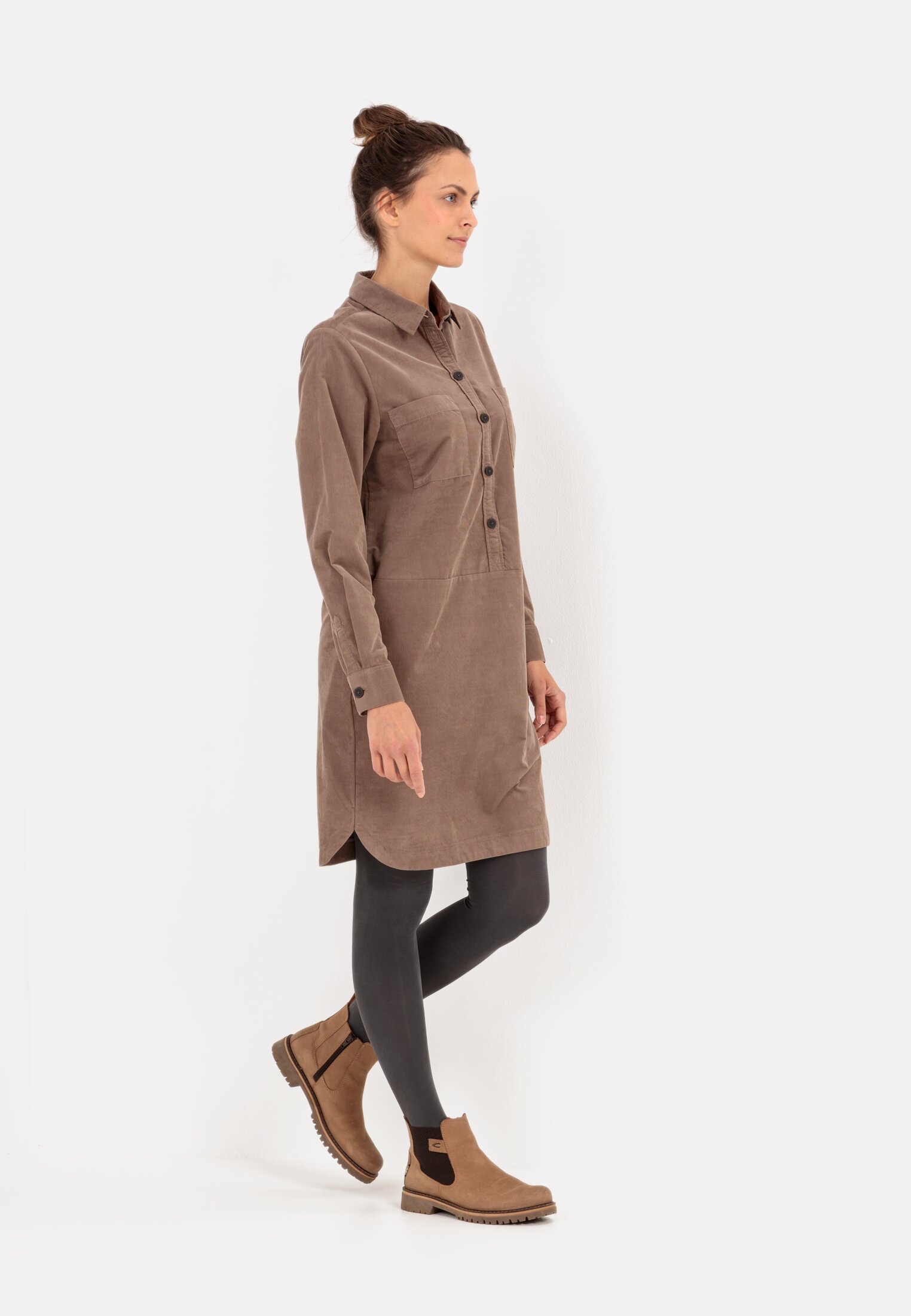 MI_391340-2S02-19_M4-00 Women Shirt dress with long sleeves Brown worn emotional