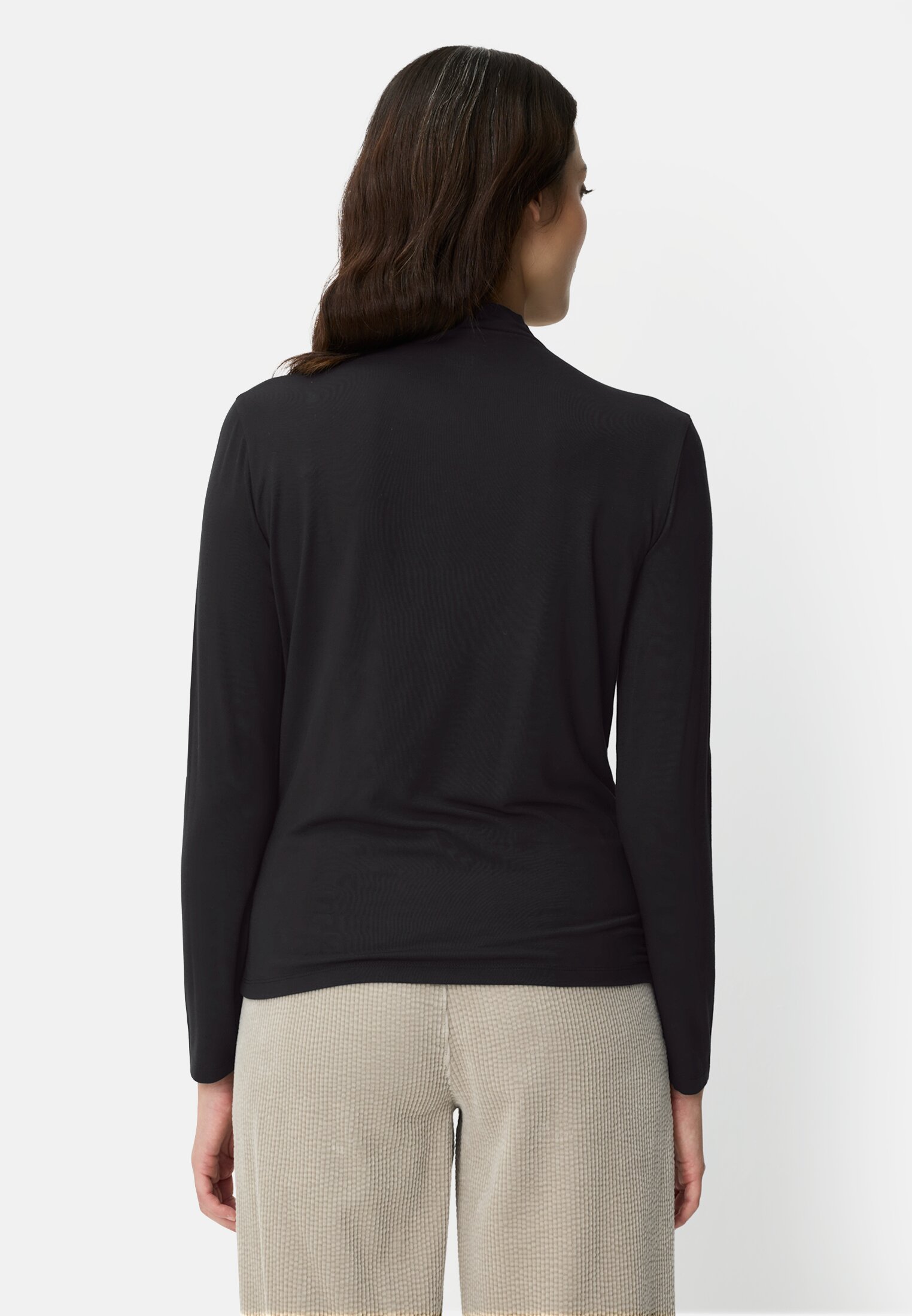 Damen Langarmshirt mit Stehkragen Kaviar getragen hinten