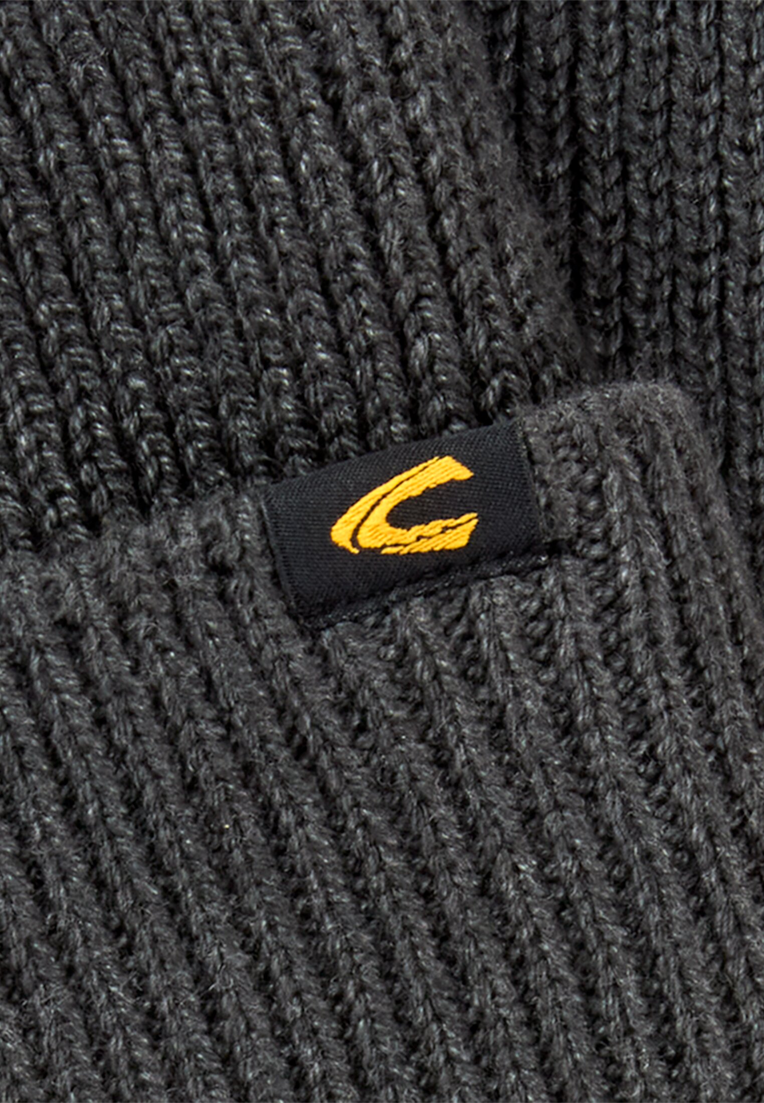 Men Gift set with hat and knitted scarf Black close back