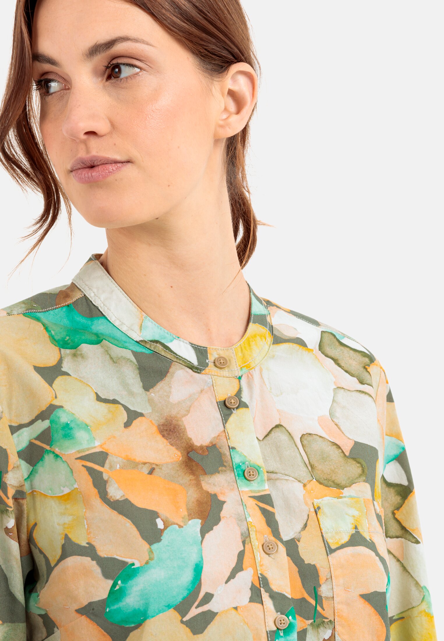 Women Summer dress with allover-print Green-Orange worn detail close