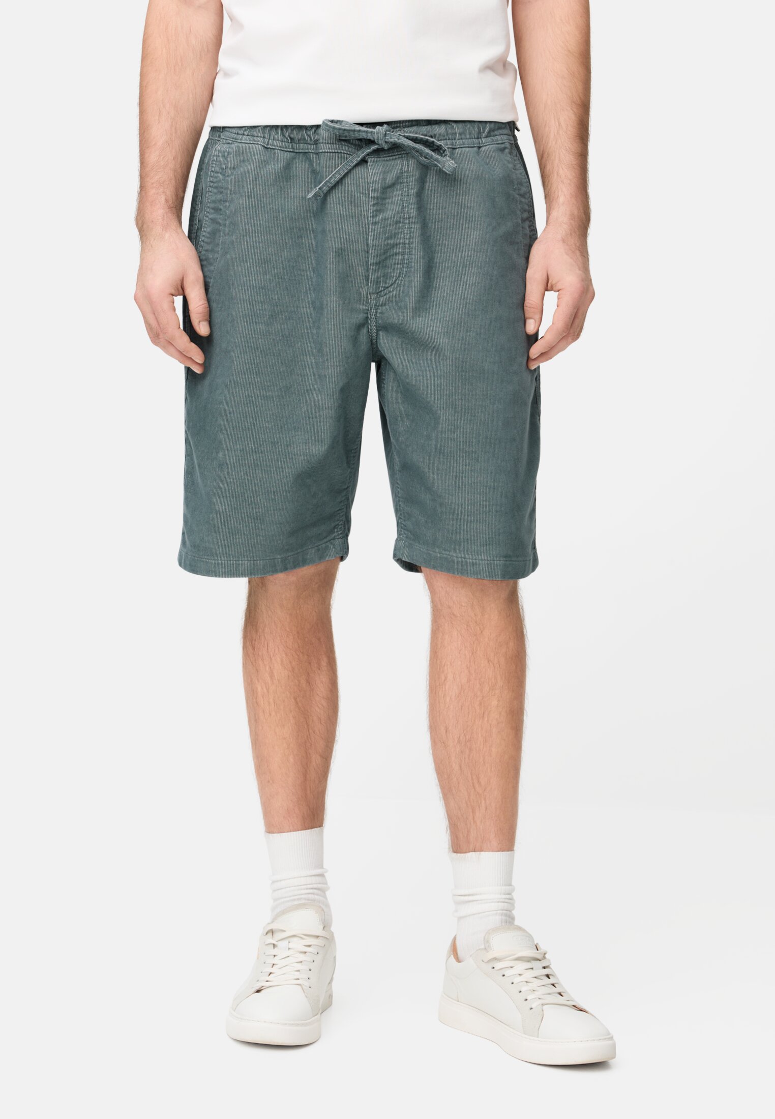 Herren Bermuda Shorts mit Tunnelzug Sturmblau getragen vorn