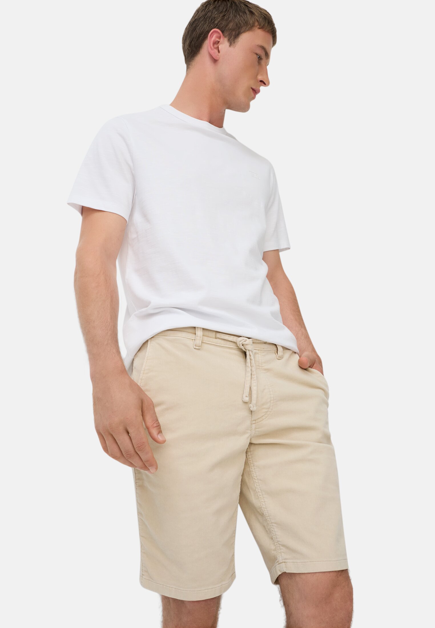Men Relaxed fit shorts in cotton-polyester blend Oats worn emotional