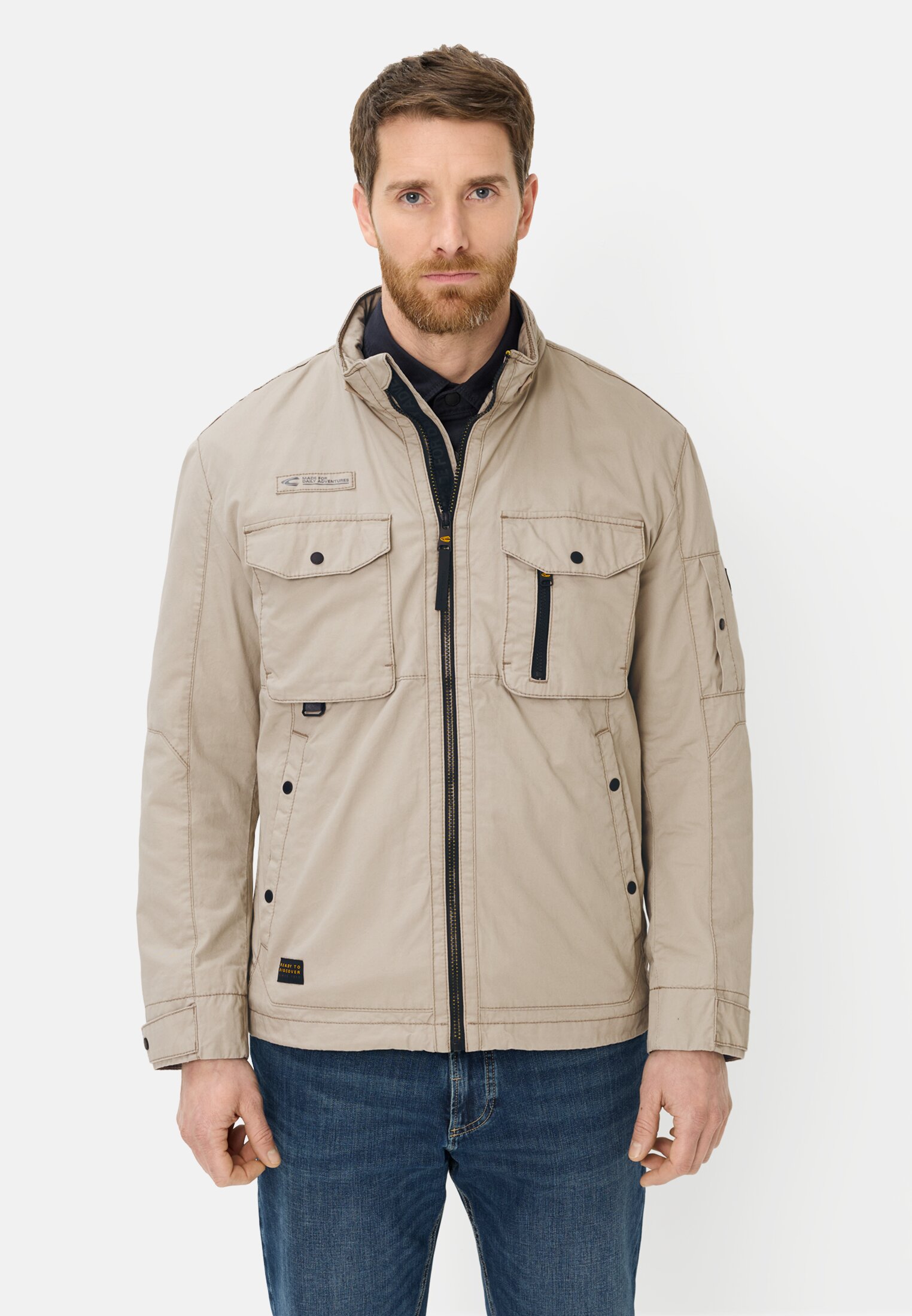 Herren Blouson mit Stehkragen Beige getragen vorn