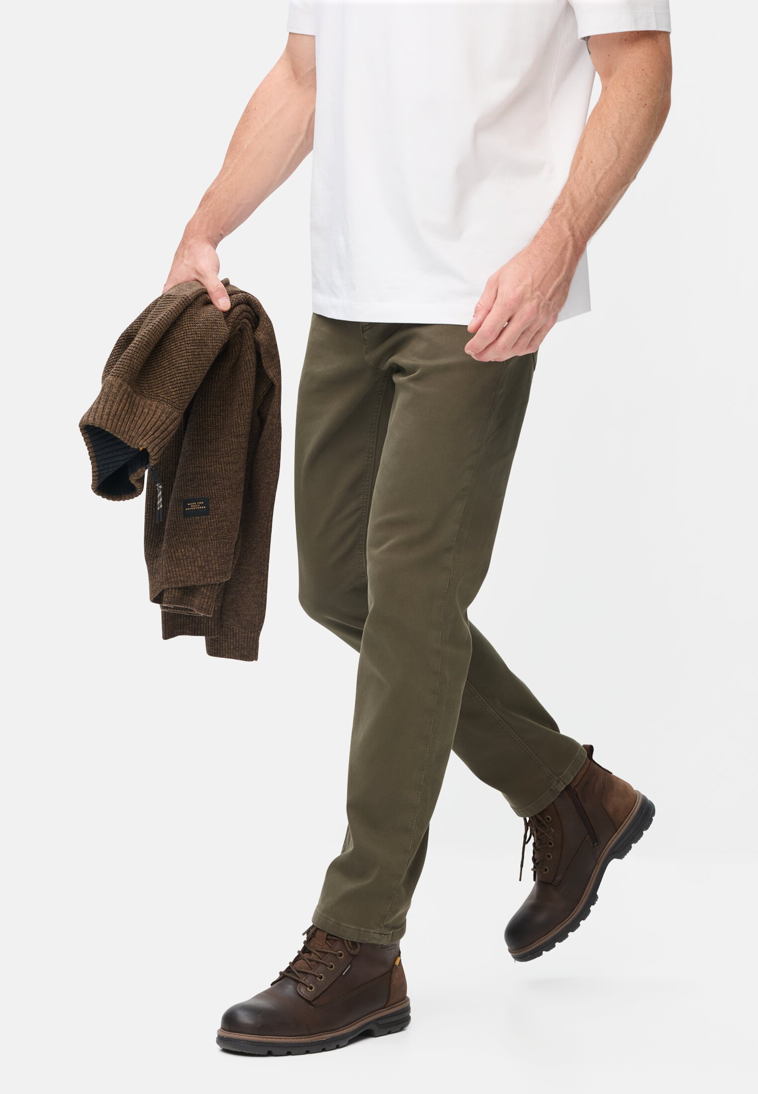 Men Regular fit fleXXXactive© pants Olive green worn emotional