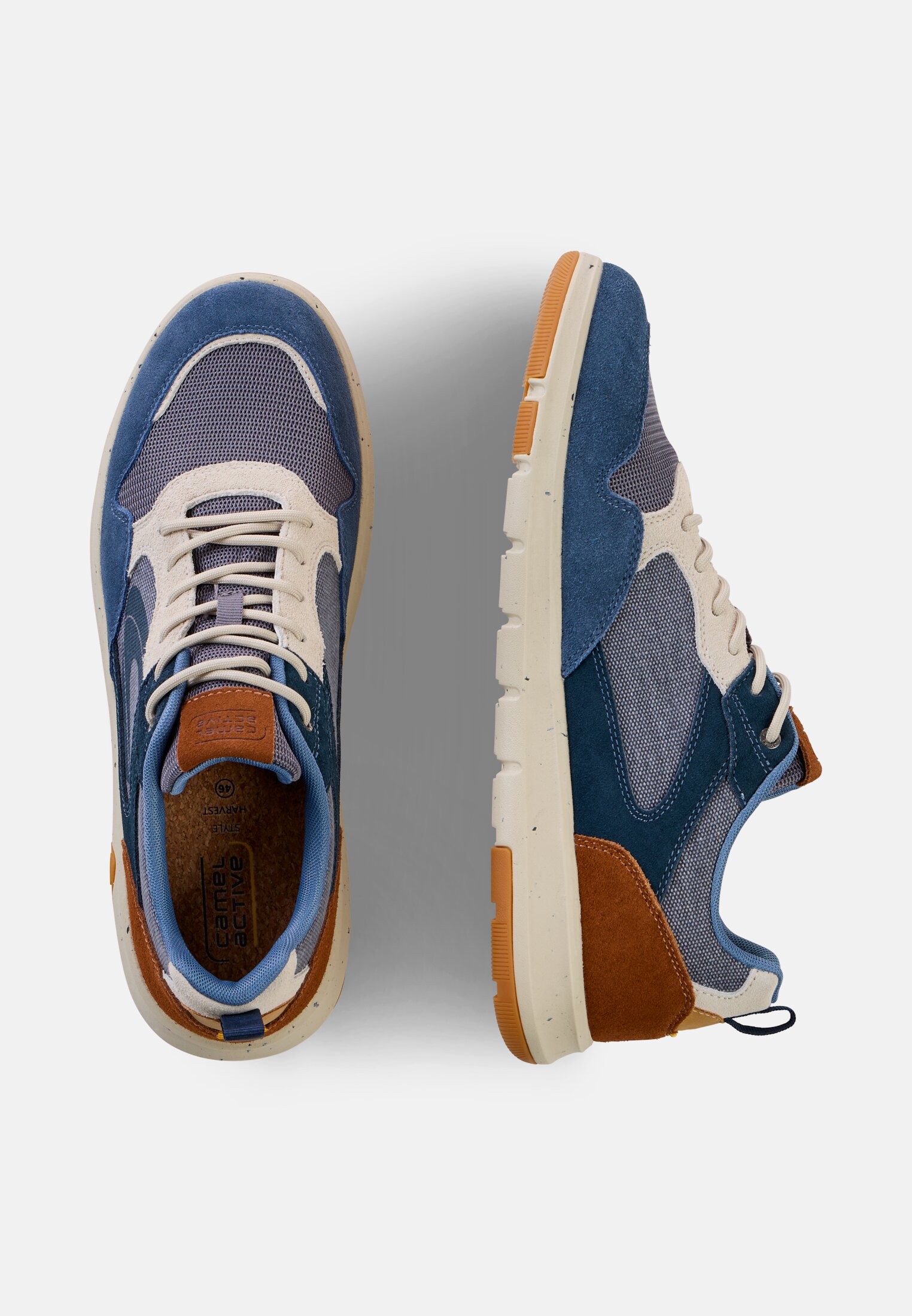 Men Lightweight trainers made from leather and fabric Blue frontal top
