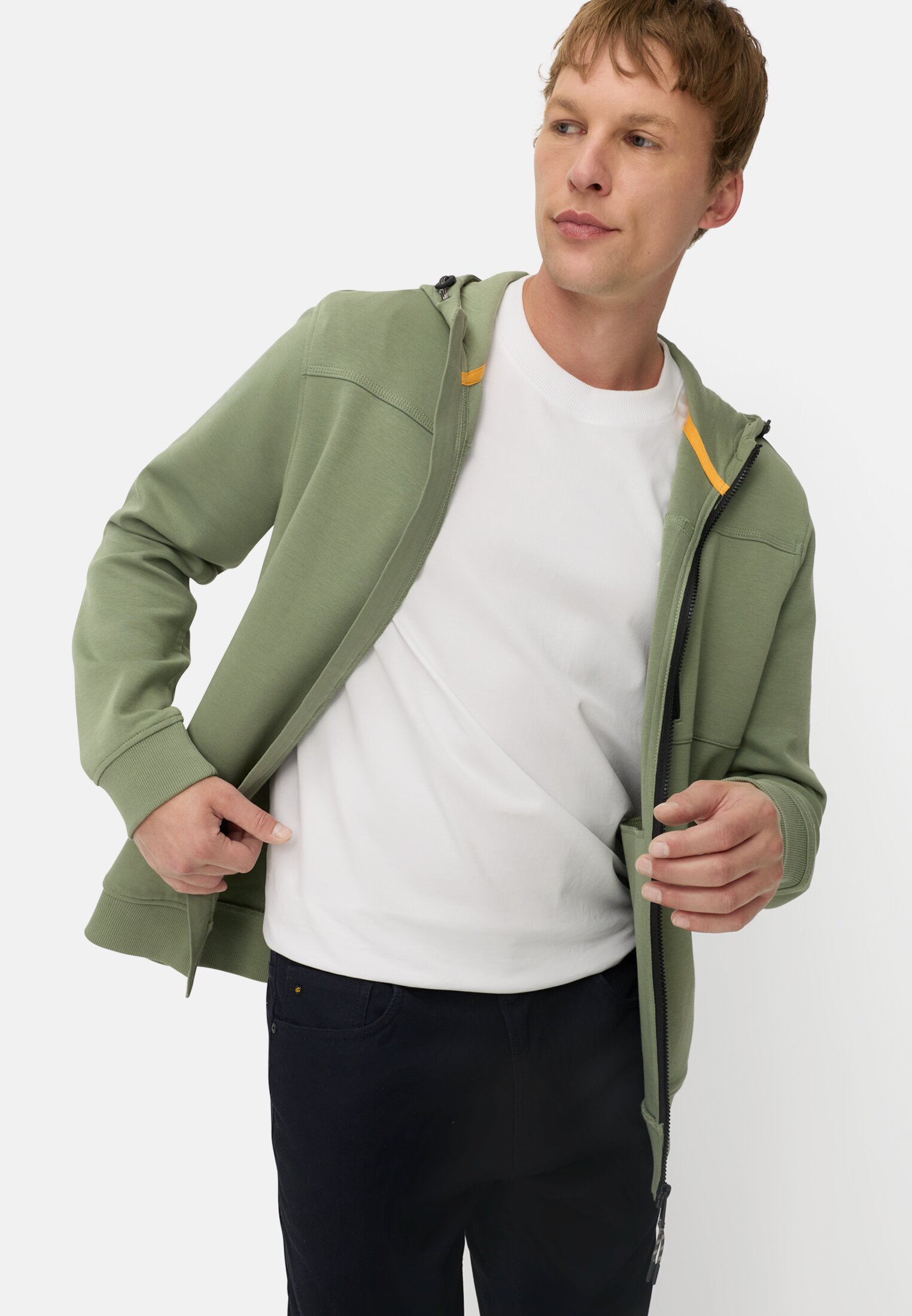 Heren fleXXXactive®-sweatjack met capuchon Bladgroen gedragen emotional