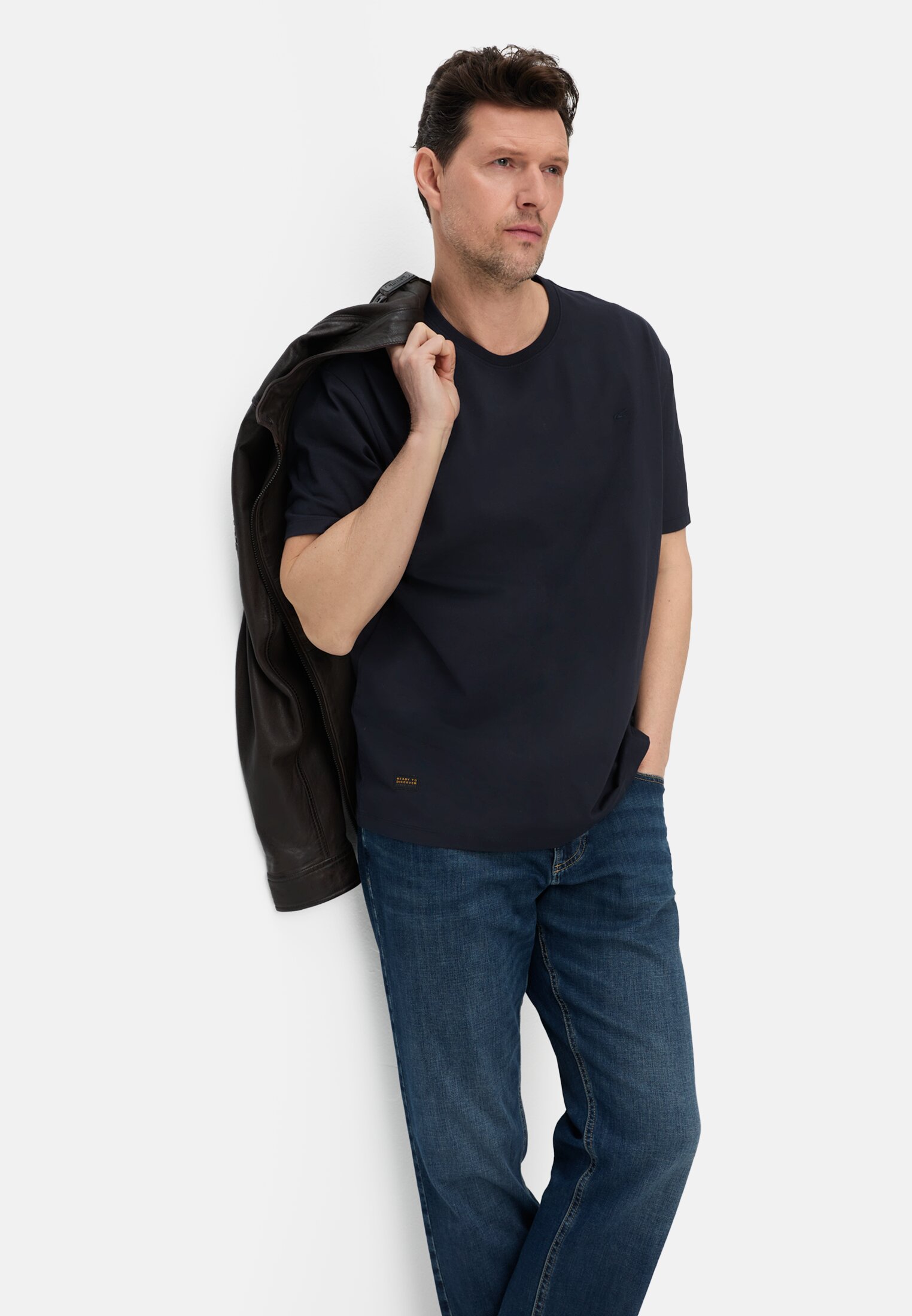 Heren T-shirt van puur katoen Donkerblauw gedragen emotional