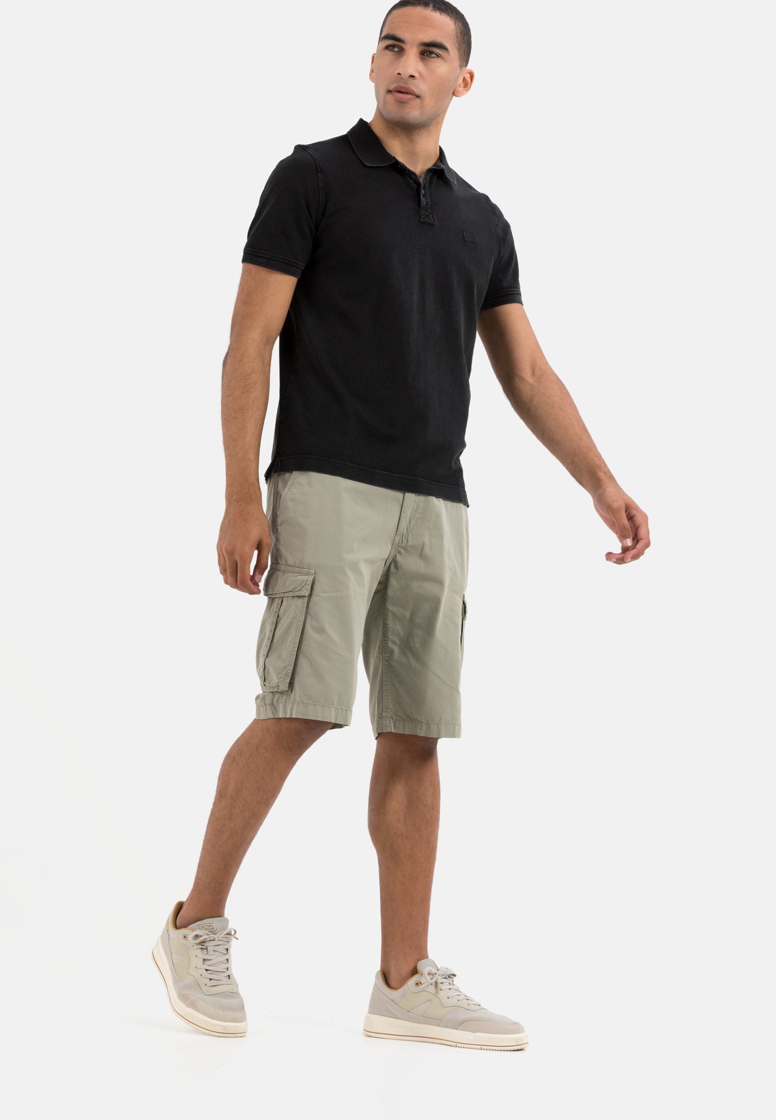 496800-5U75-31_M4-00.jpg