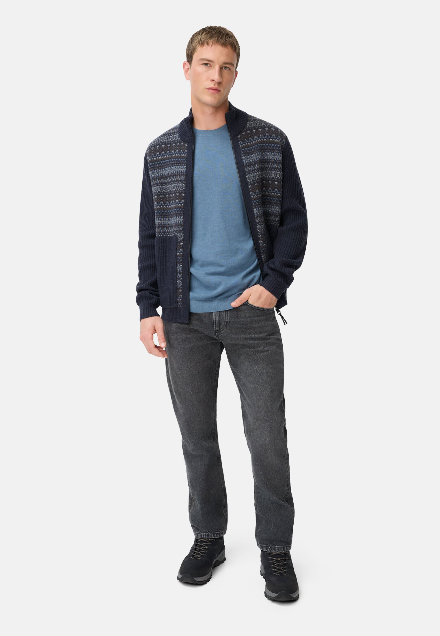 Men Knitted shirt made of pure cotton Stone blue worn front full body
