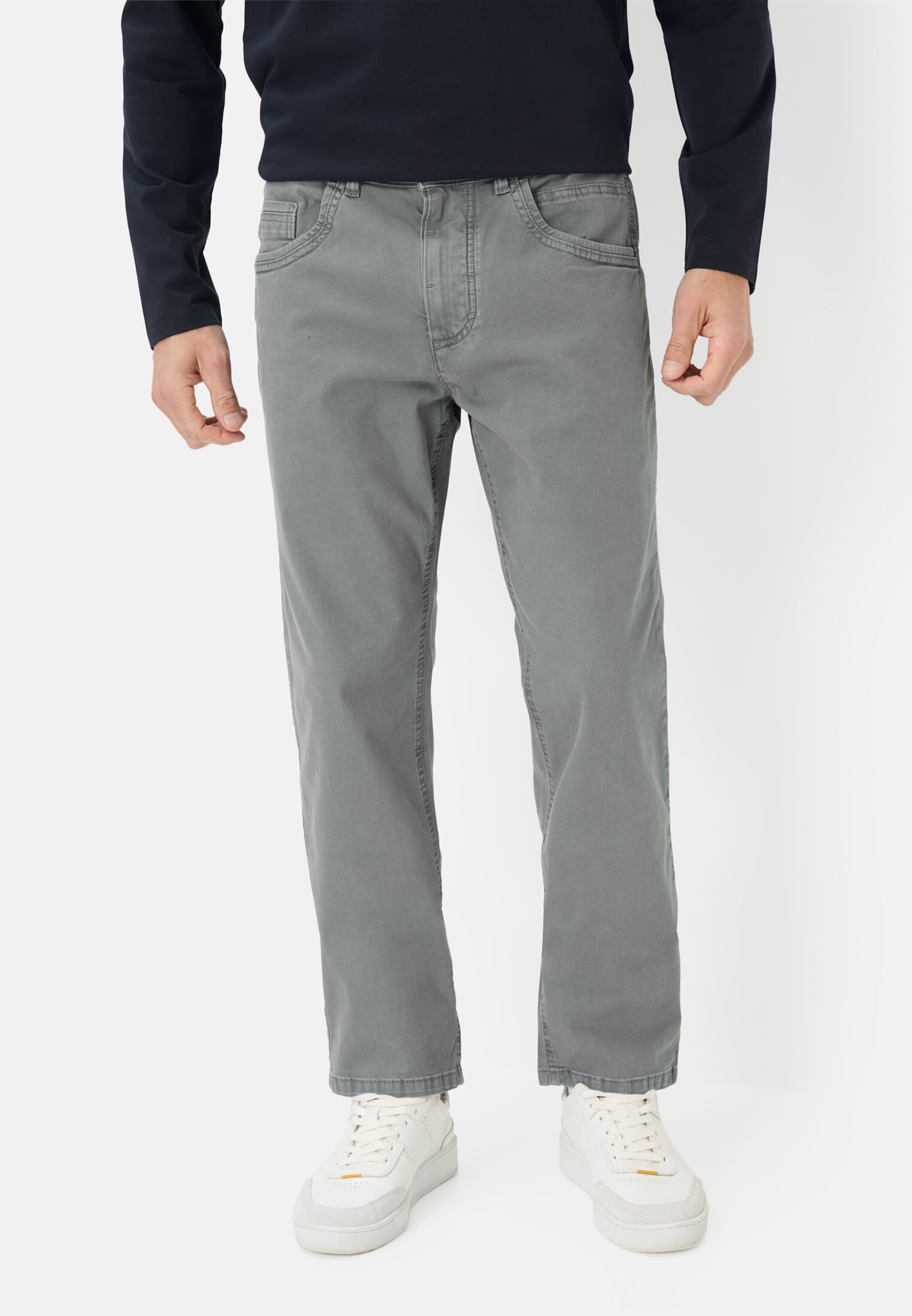 Heren Relaxed Fit 5-Pocket Broek Stormblauw gedragen voor