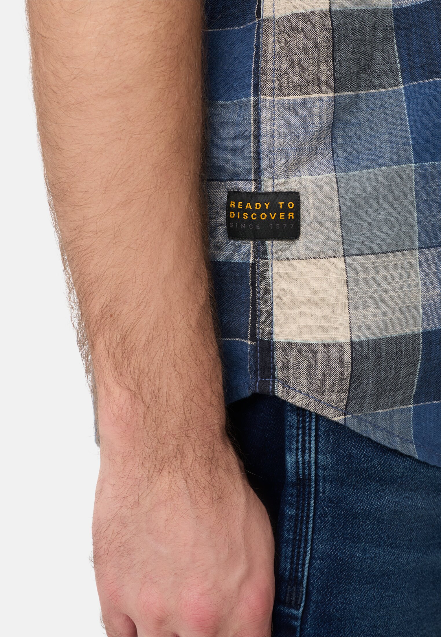 Heren Geruit overhemd van puur katoen gedragen detail dichtbij