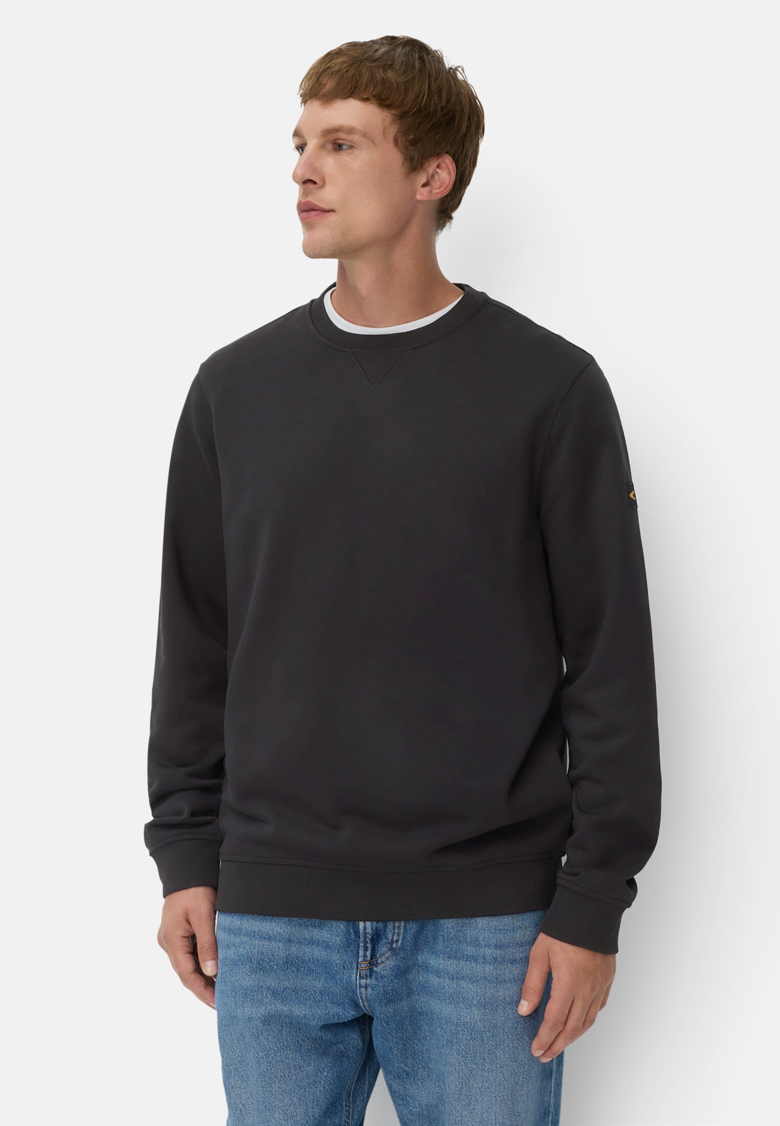 Herren Sweatshirt aus Baumwollmix Schwarz getragen vorn