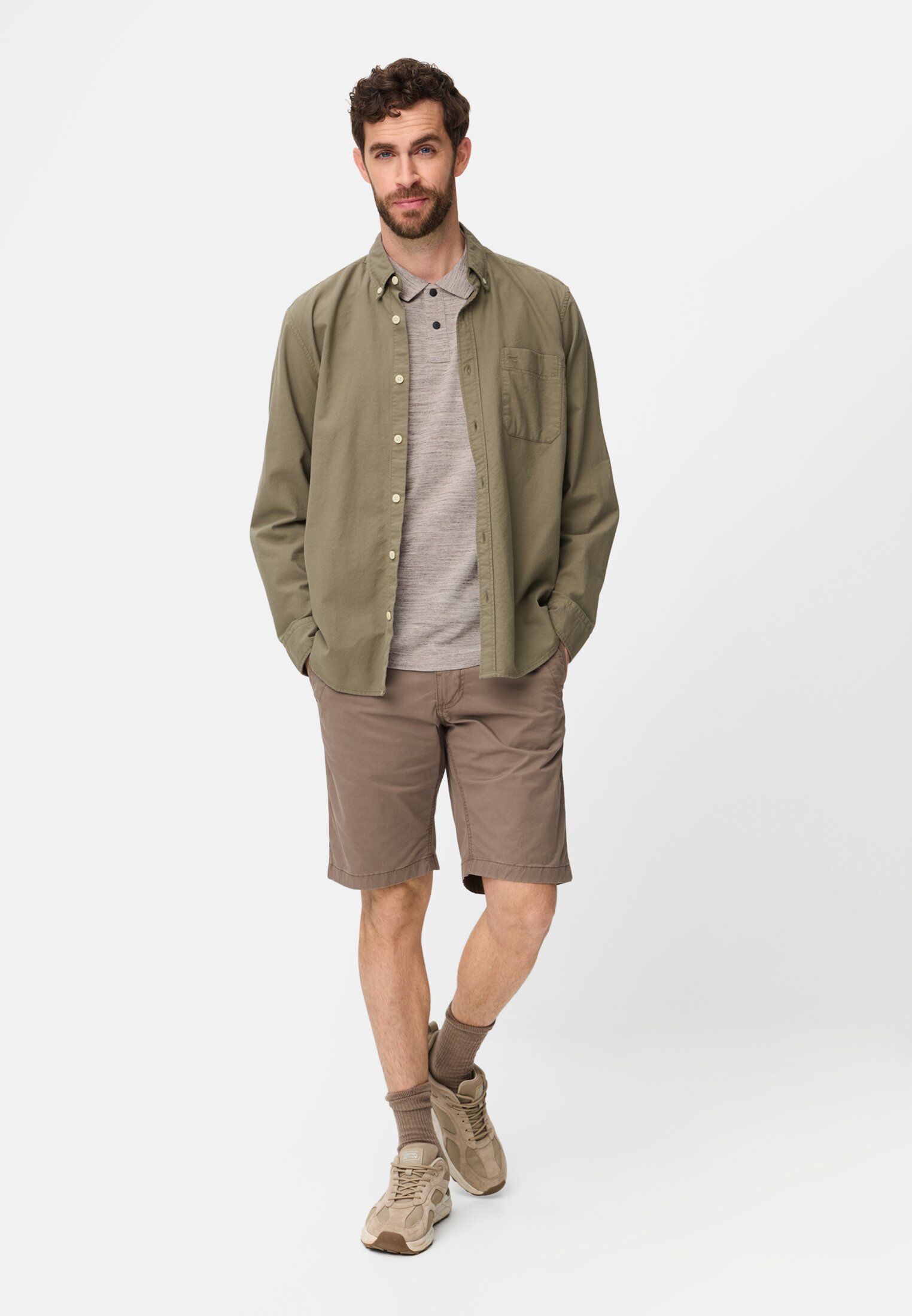 Men Polo shirt with Quick Dry function Mud Brown worn front full body