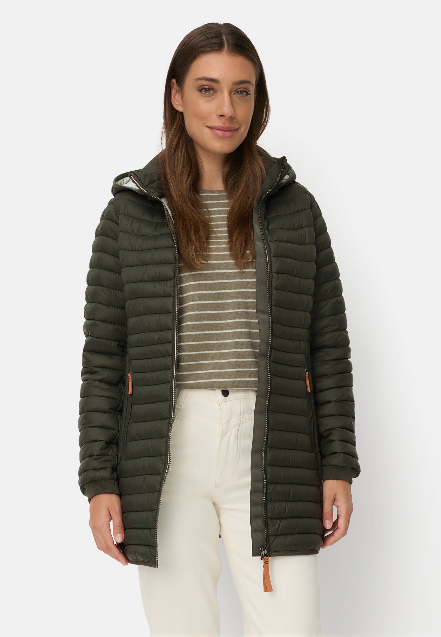 Women Water-repellent quilted jacket with zip pockets Forest Green worn front
