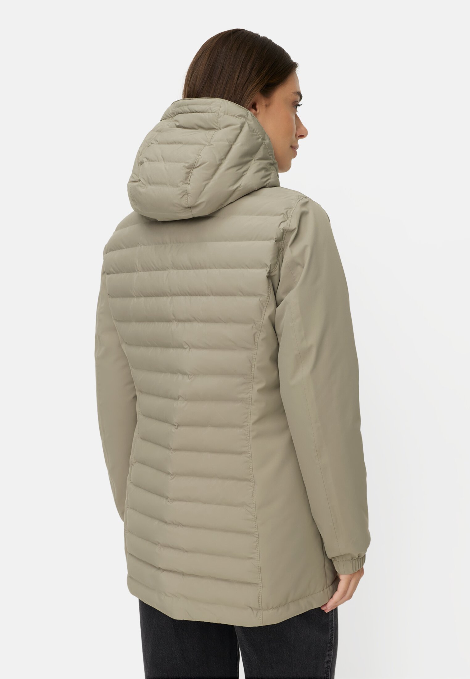 Damen teXXXactive® Funktionsjacke aus atmungsaktiven Material Salbei getragen hinten