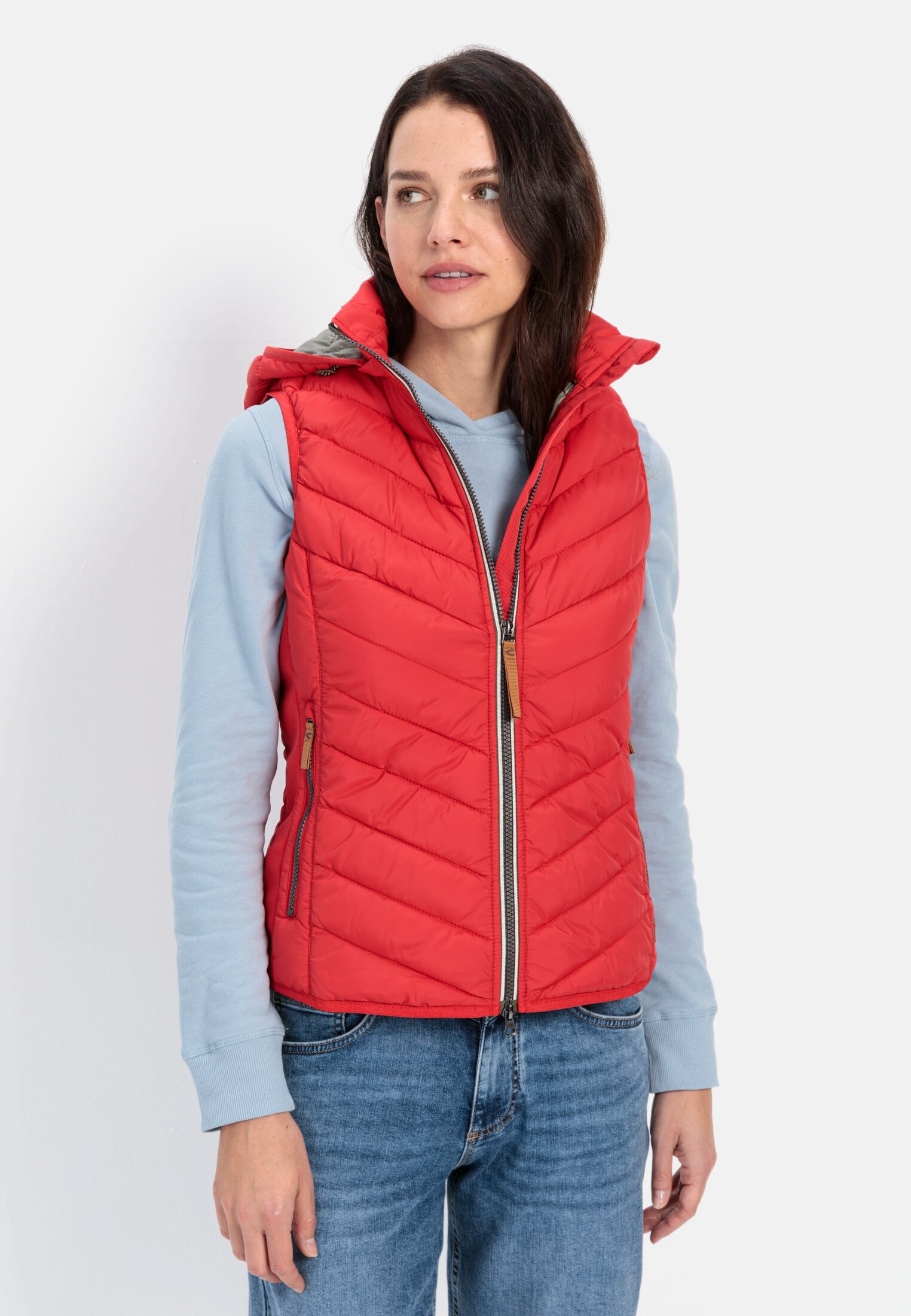 Women Quilted vest made from recycled polyester Red worn front
