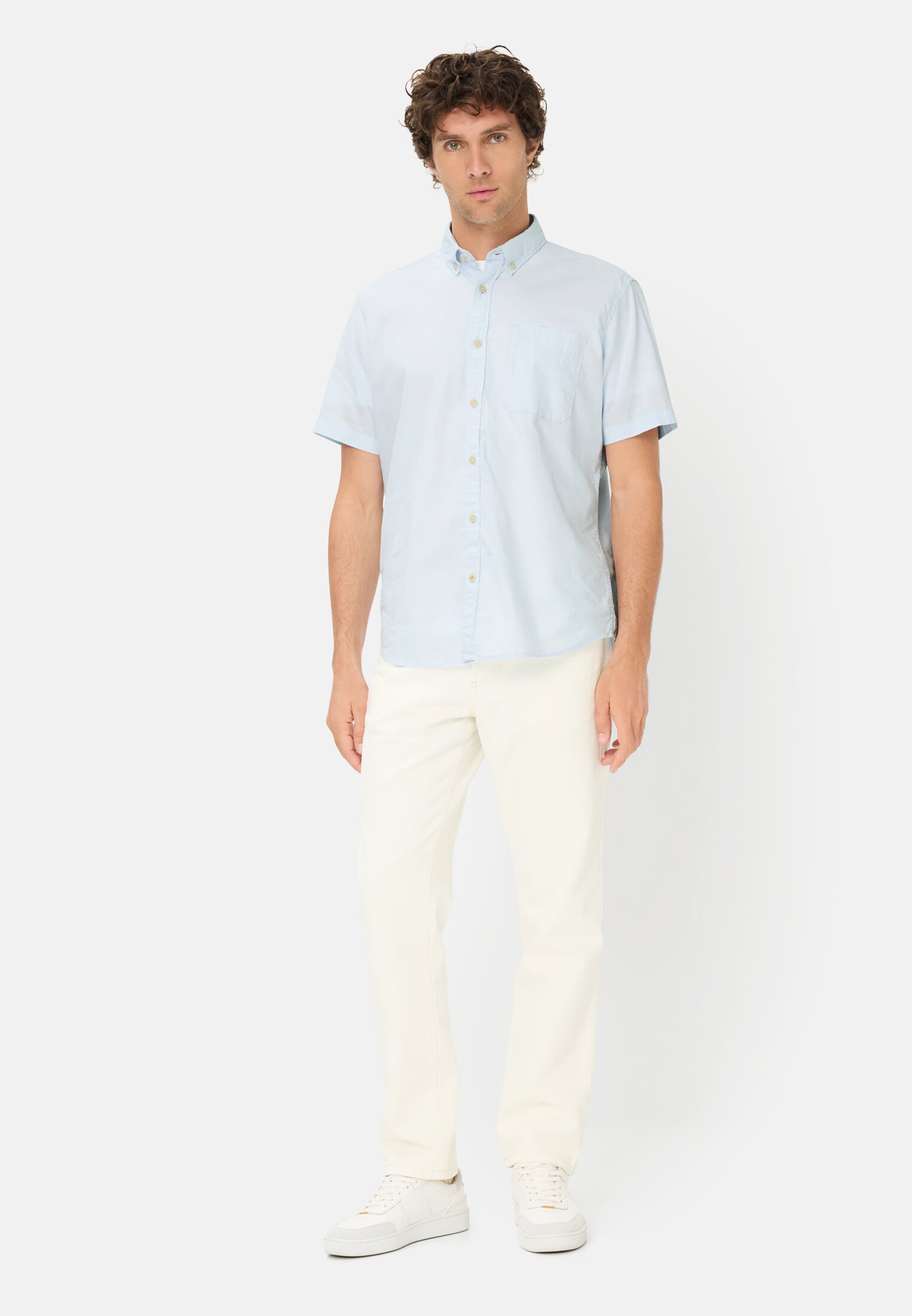 Heren Korte mouwen shirt van linnenmix Hemelsblauw gedragen voor lichaam compleet